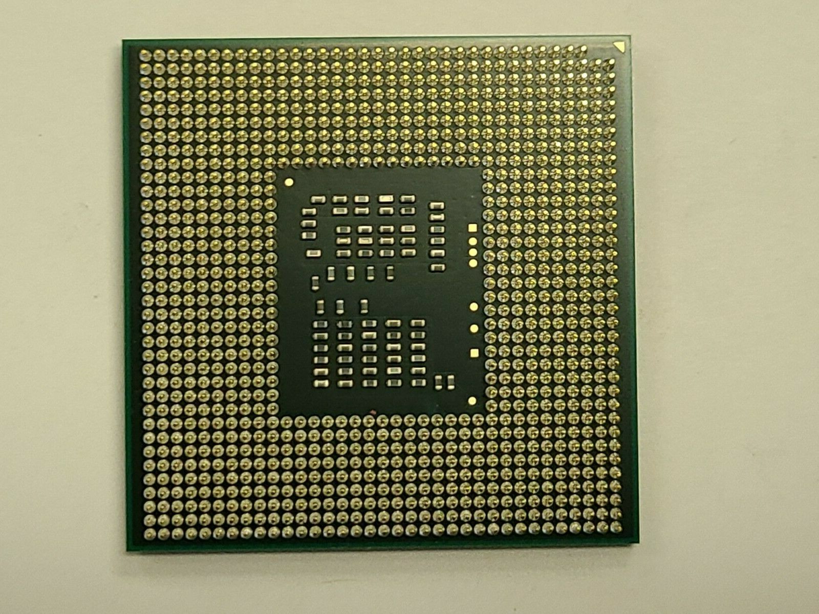 Intel SLBUK Core i3-370M 2.4GHz Processor Socket G1 CPU