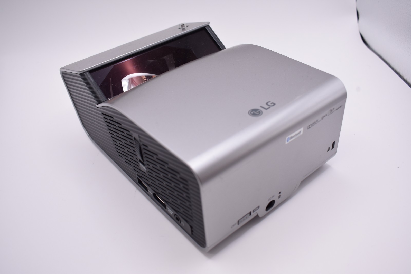 LG PH450UG LED Ultra Short Throw Projector Home Good Tested Condition