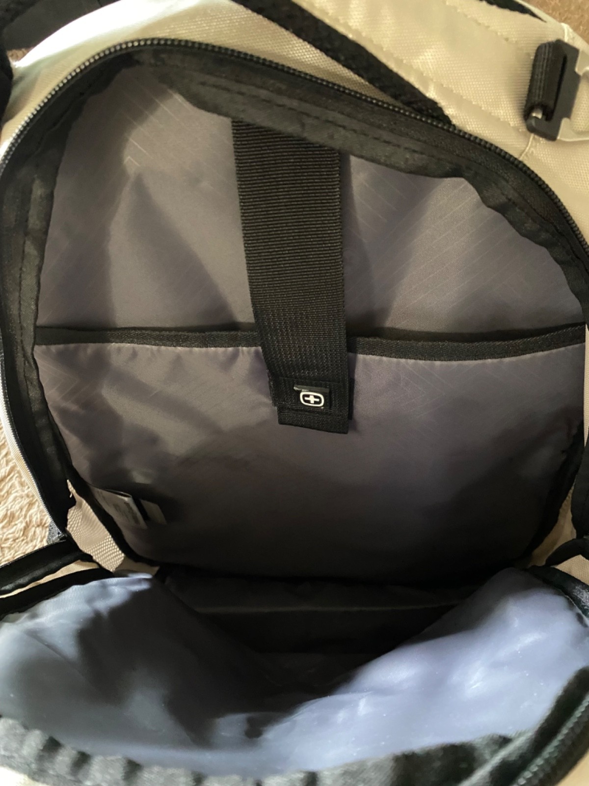 SwissGear Cecil 5505 Laptop Backpack, Cream/Black, 18-inch