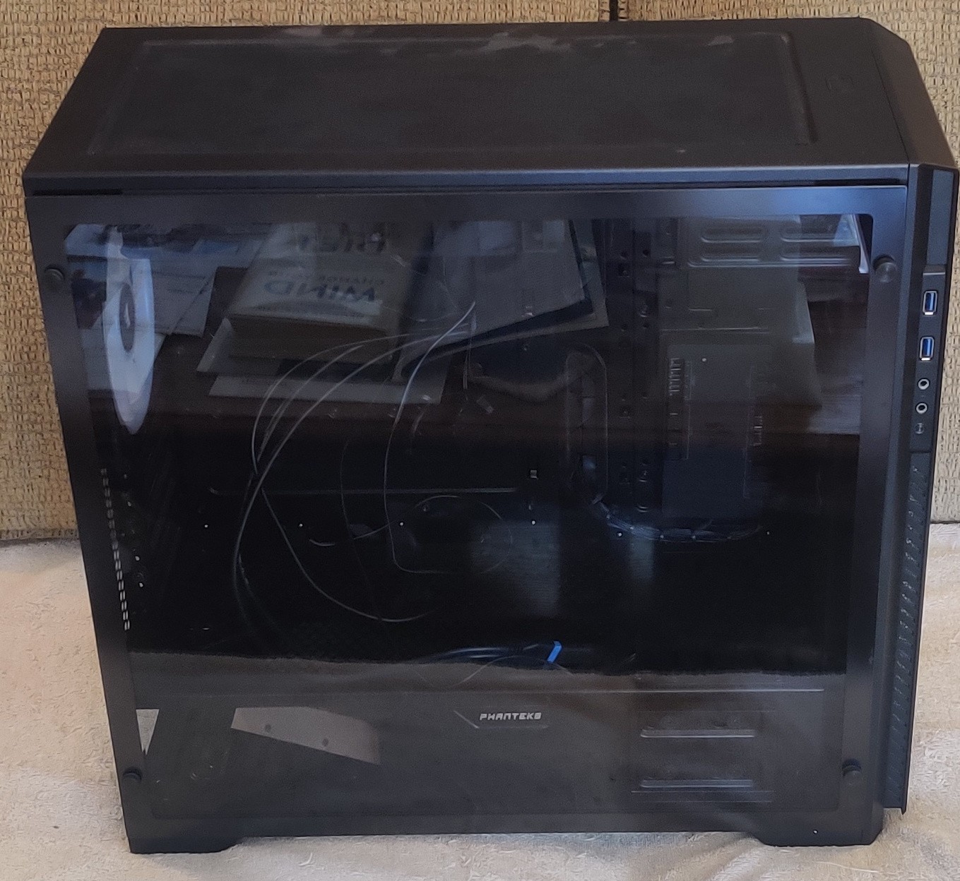 Phanteks Enthoo ProM Black Tempered Glass Edition Mid-Tower w/ Corsair Case Fans