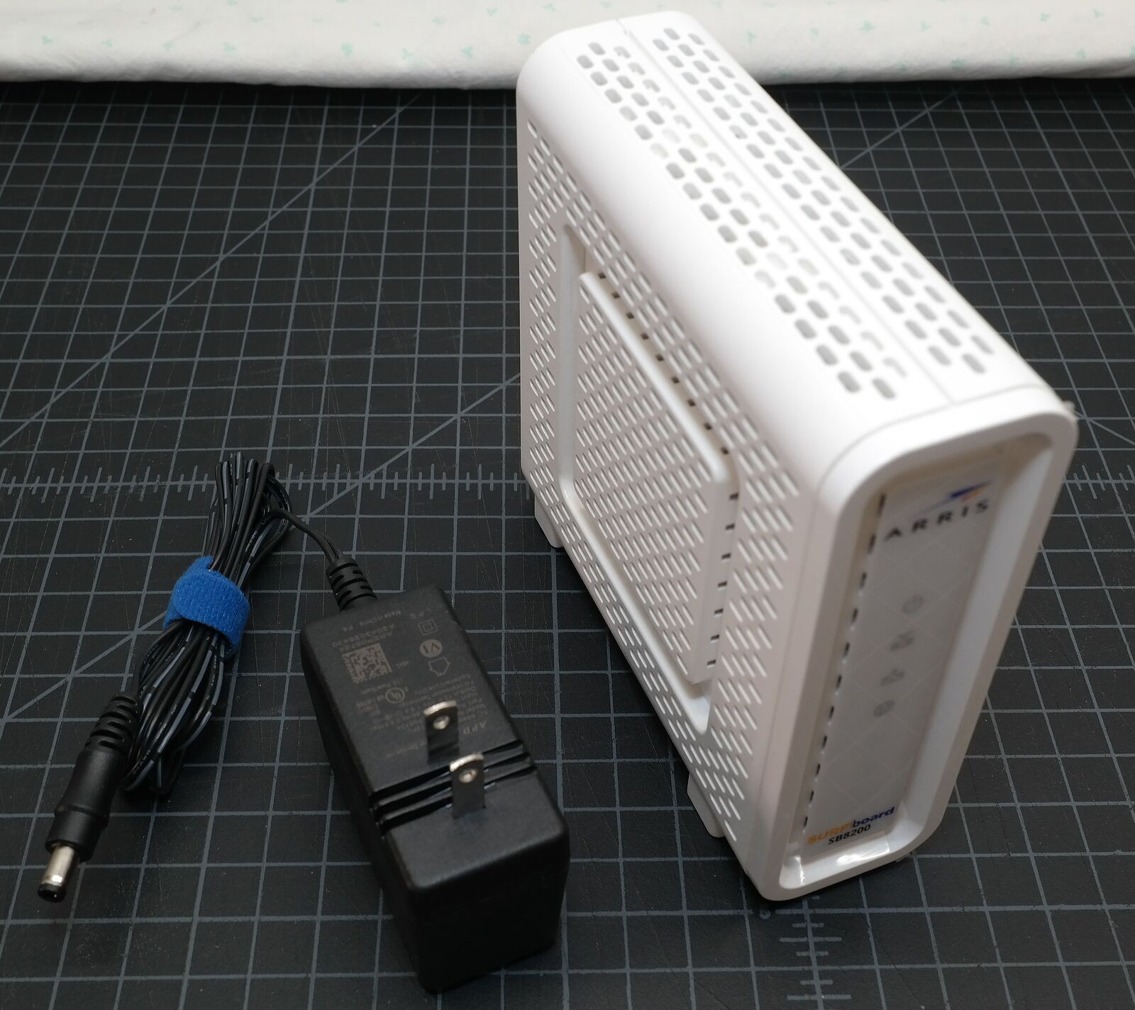 ARRIS SURFboard SB8200 DOCSIS 3.1 Cable Modem