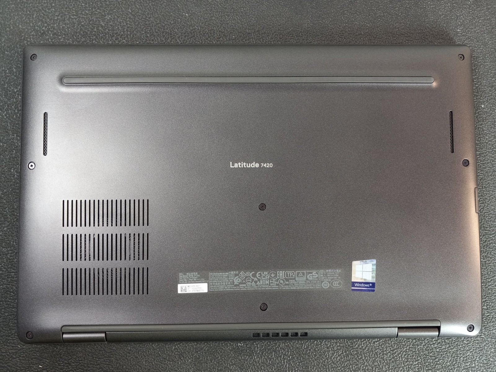 Dell Latitude 7420 14″ i5-1135G7 8GB 256GB FHD Laptop w Adapter Win11P READ