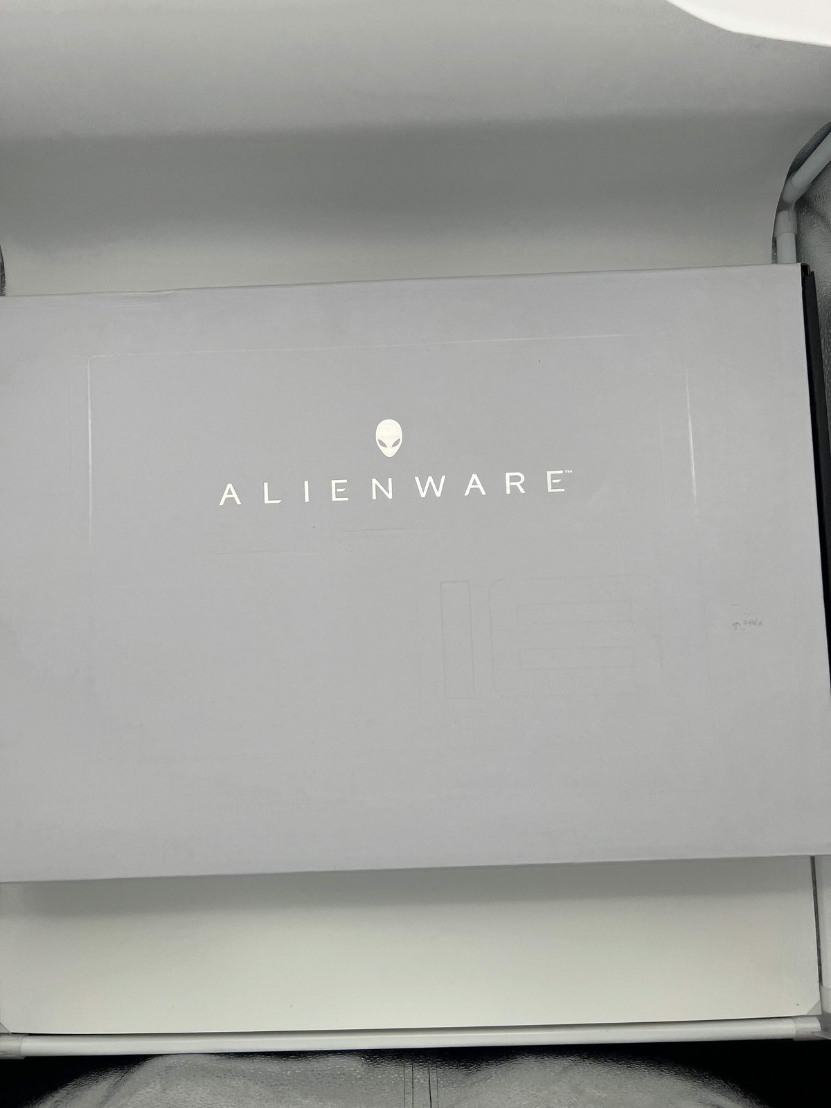 Alienware m18 2023 Laptop 18-inch AMD Ryzen 9 7000 Series 32GB RAM 1TB Black Use
