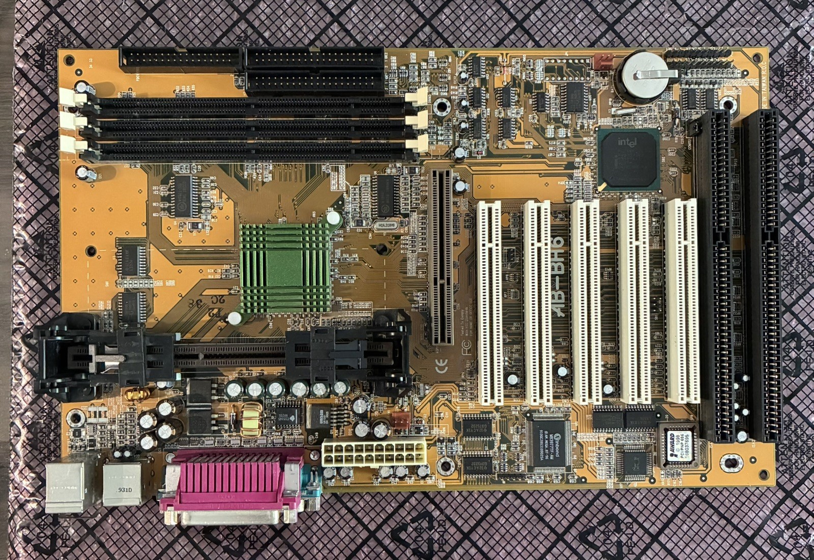 ABit AB-BH6 ATX Slot 1 Motherboard (Vintage)