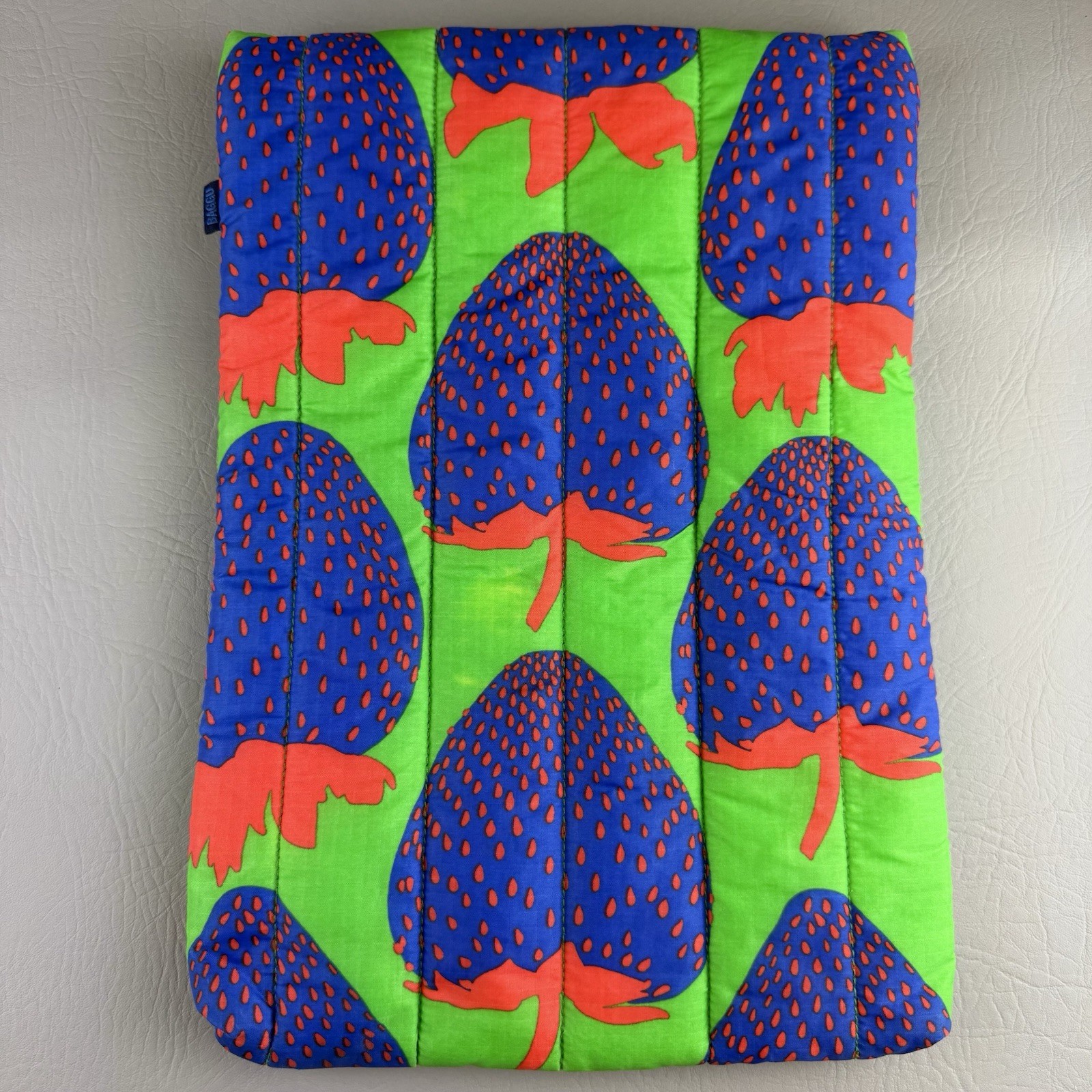 BAGGU Electric Strawberry 16” Laptop Sleeve DISC Green/Blue Symmetrical Pattern