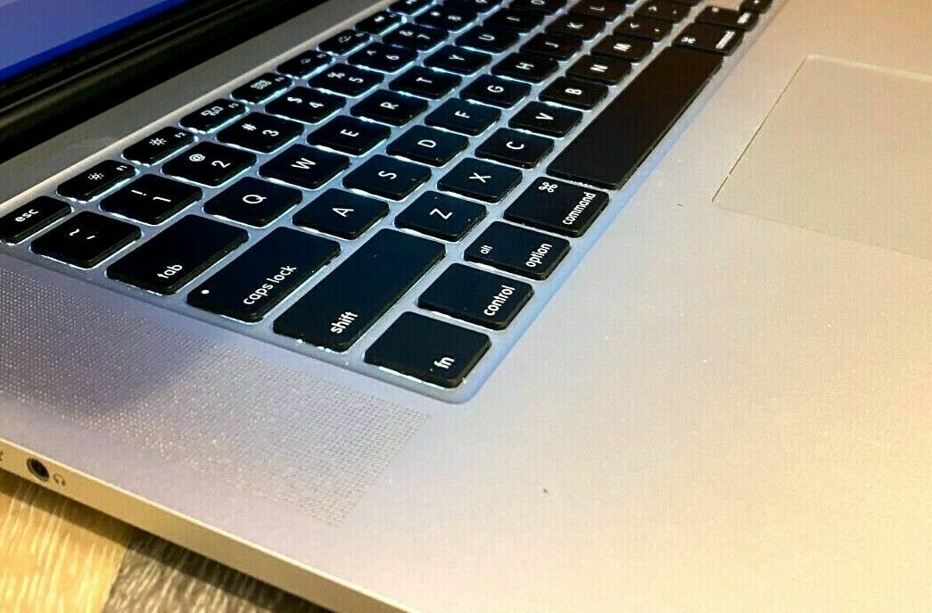 Apple MacBook Pro 15″ 1TB SSD 16GB i7 3.40Ghz Retina – Big Sur – 3 Year Warranty