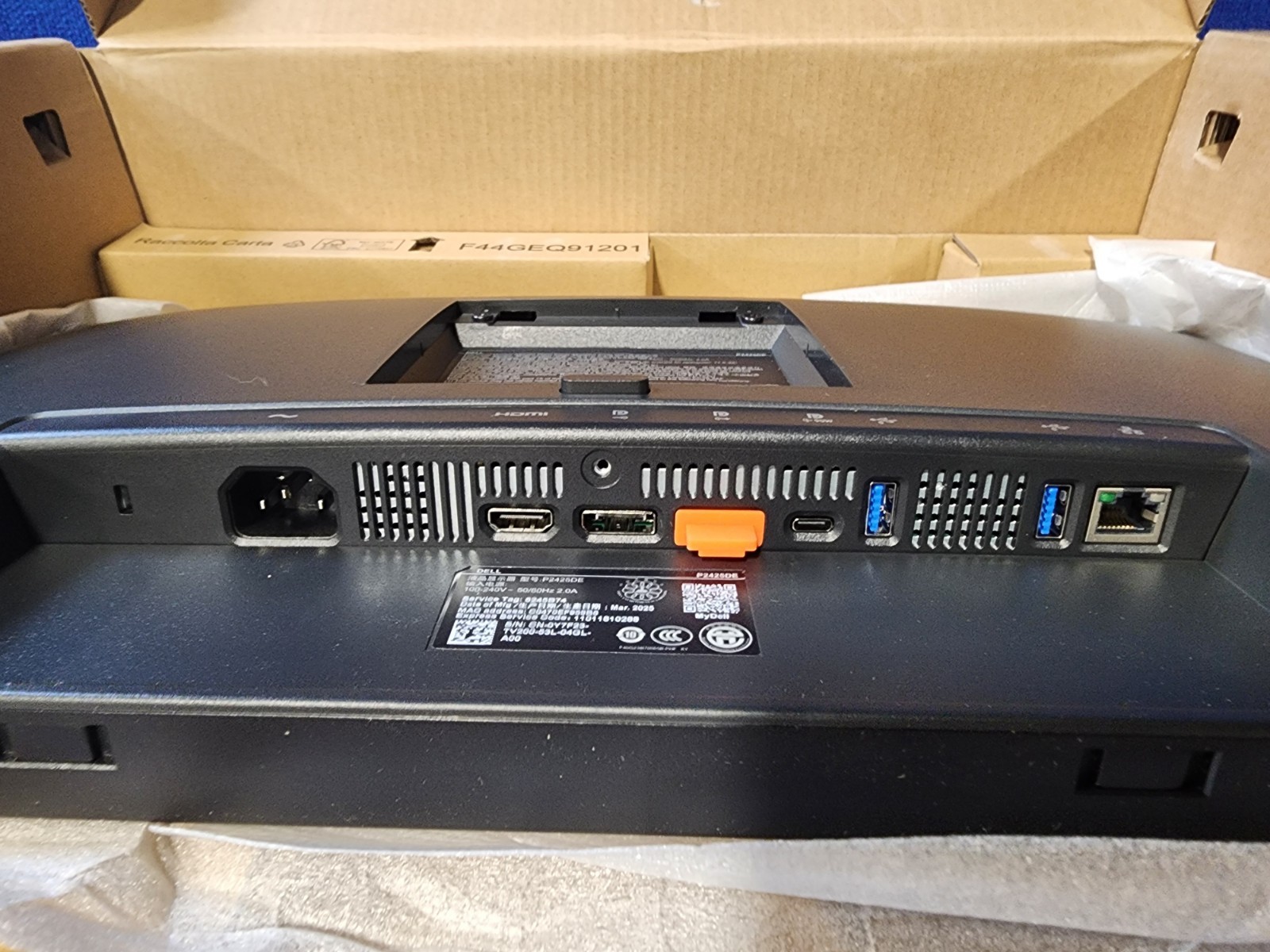 Dell Pro 24 Plus 23.8″ QHD USB-C Hub Monitor 16:9 5MS 1500:1 – DELL-P2425DE