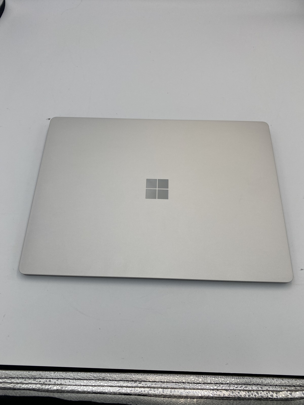 Microsoft Surface Laptop 2 (2018) Intel(R) Core(TM) i7-8650U @ 1.90GHz 16GB RAM
