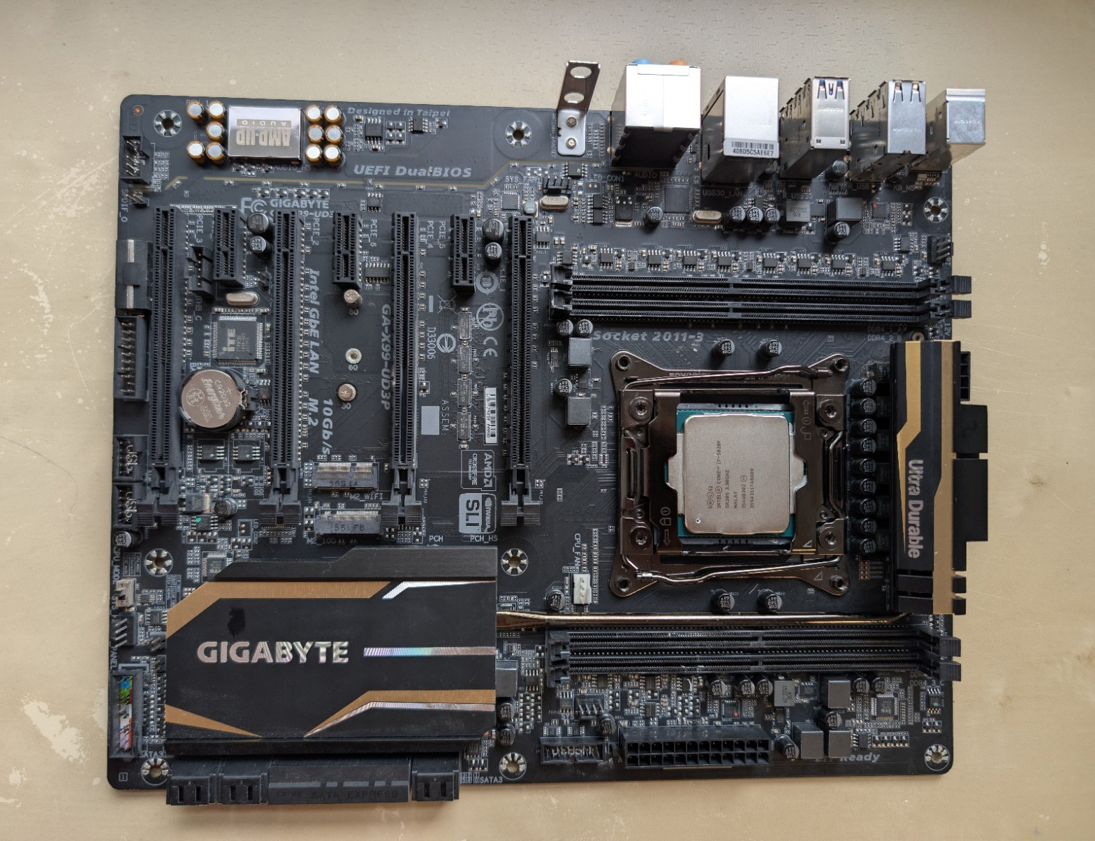 GIGABYTE GA-X99-UD3P ATX LGA 2011-3 DDR4 M.2 USB 3.0 Dual BIOS