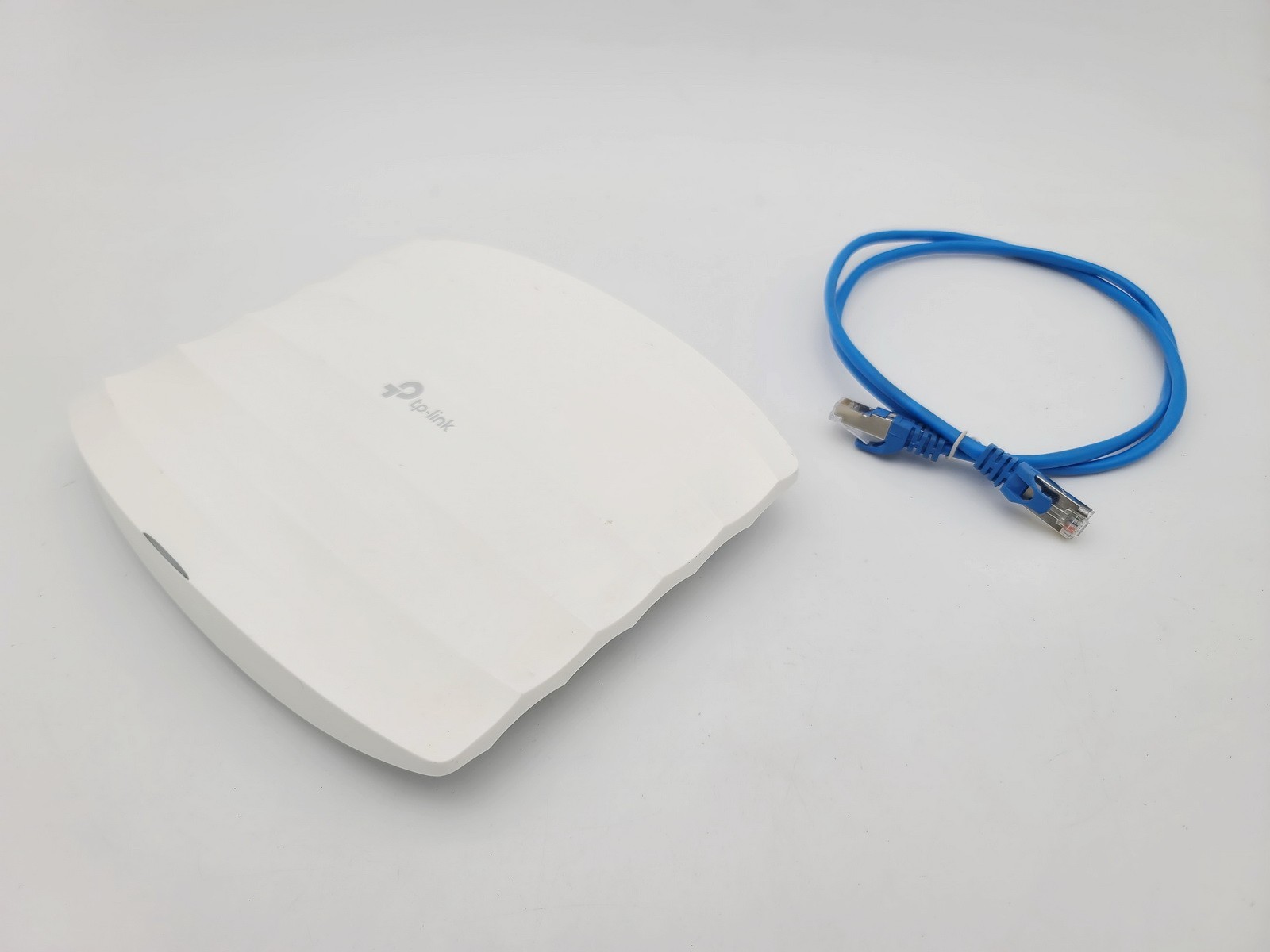 TP-LINK OMADA EAP225 AC1200 MU-MIMO GIGABIT WIRELESS ACCESS POINT POE W CABLE