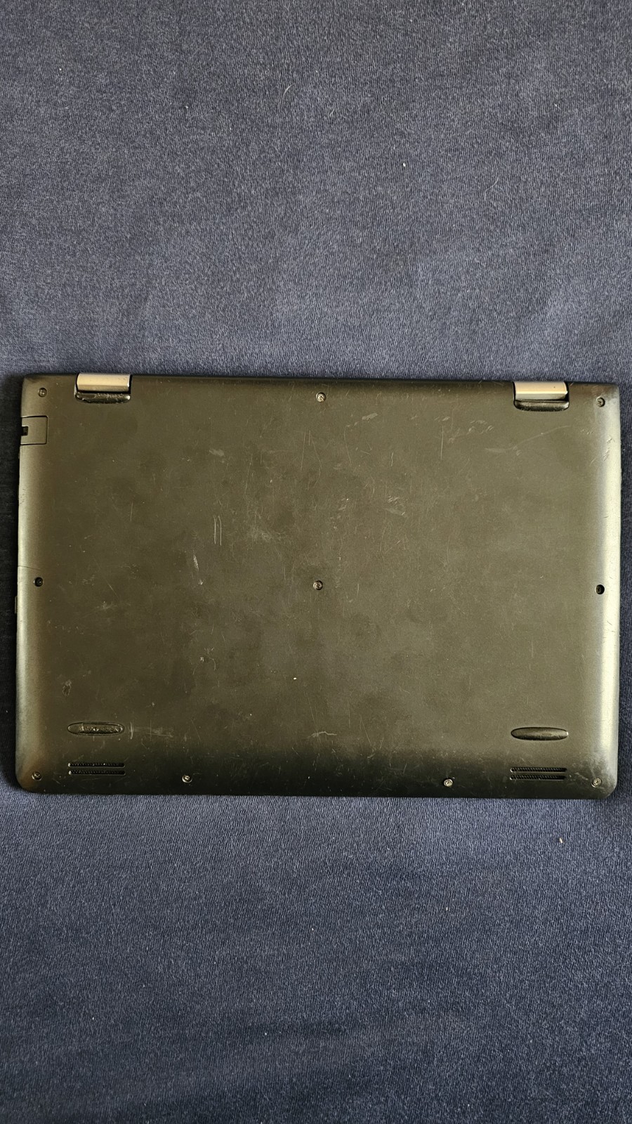 Lenovo Flex 3 11.6in screen, 4gb Ram, 300gb HDD, Battery Works, Connects To Wifi