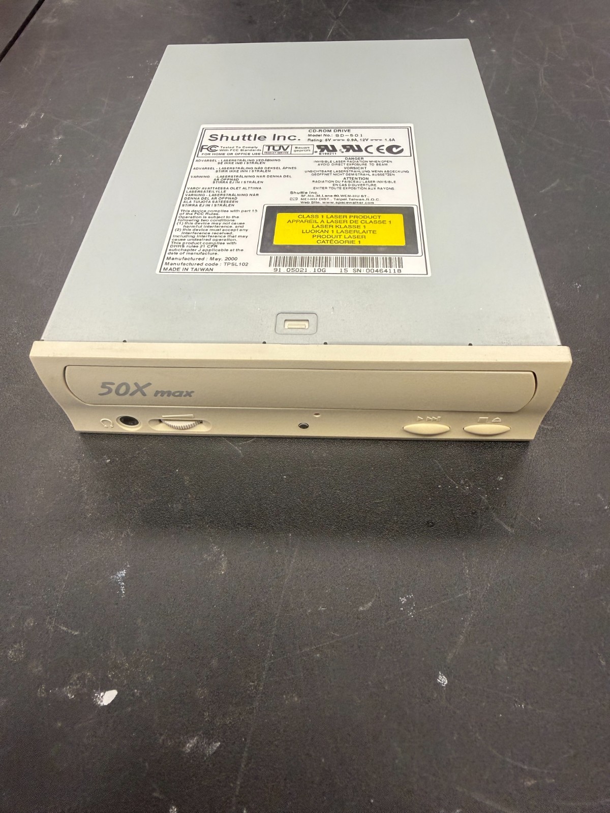 Shuttle SD-501 50X IDE ATAPI CD-ROM Drive Beige Vintage PC