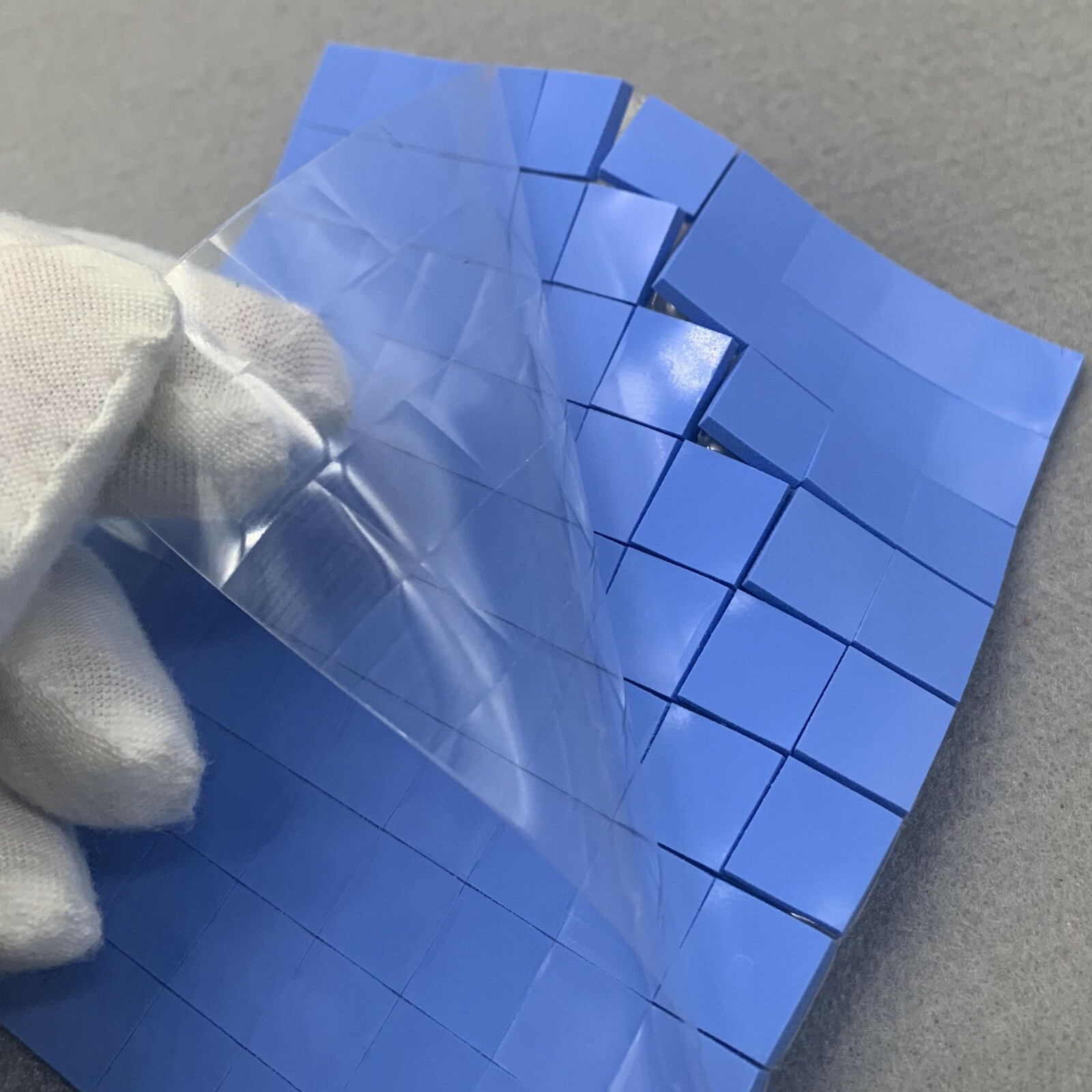 100PCS 10*10*2mm GPU CPU Heatsink Cooling Thermal Conductive Blue Silicone Pad