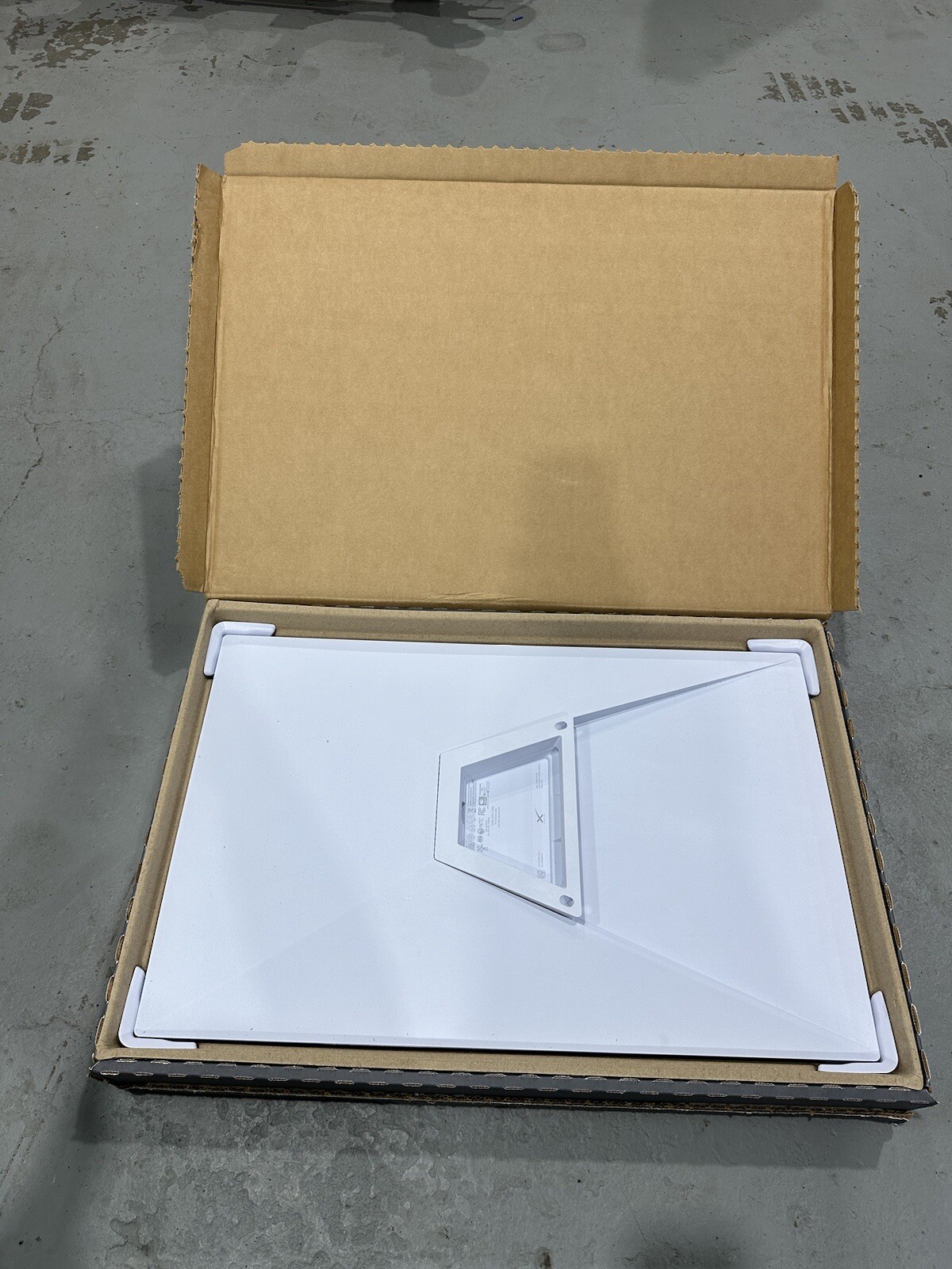 STARLINK ROAMING KIT GEN 3 DISH WITH ROUTER UTA-232 + UTR-232 – WORLDWIDE SHIP