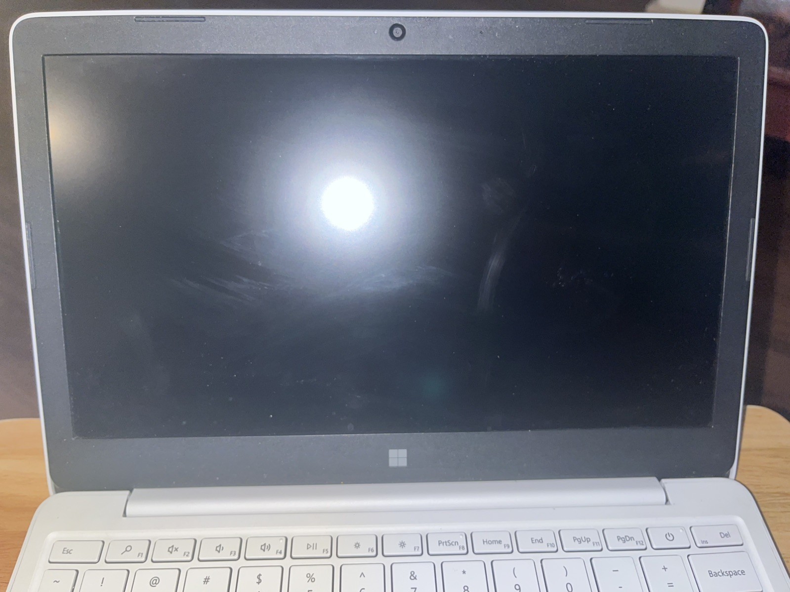 Microsoft Surface Laptop SE 2016 Celeron N4020 1.10Ghz 4GB SSD 64GB Windows 11