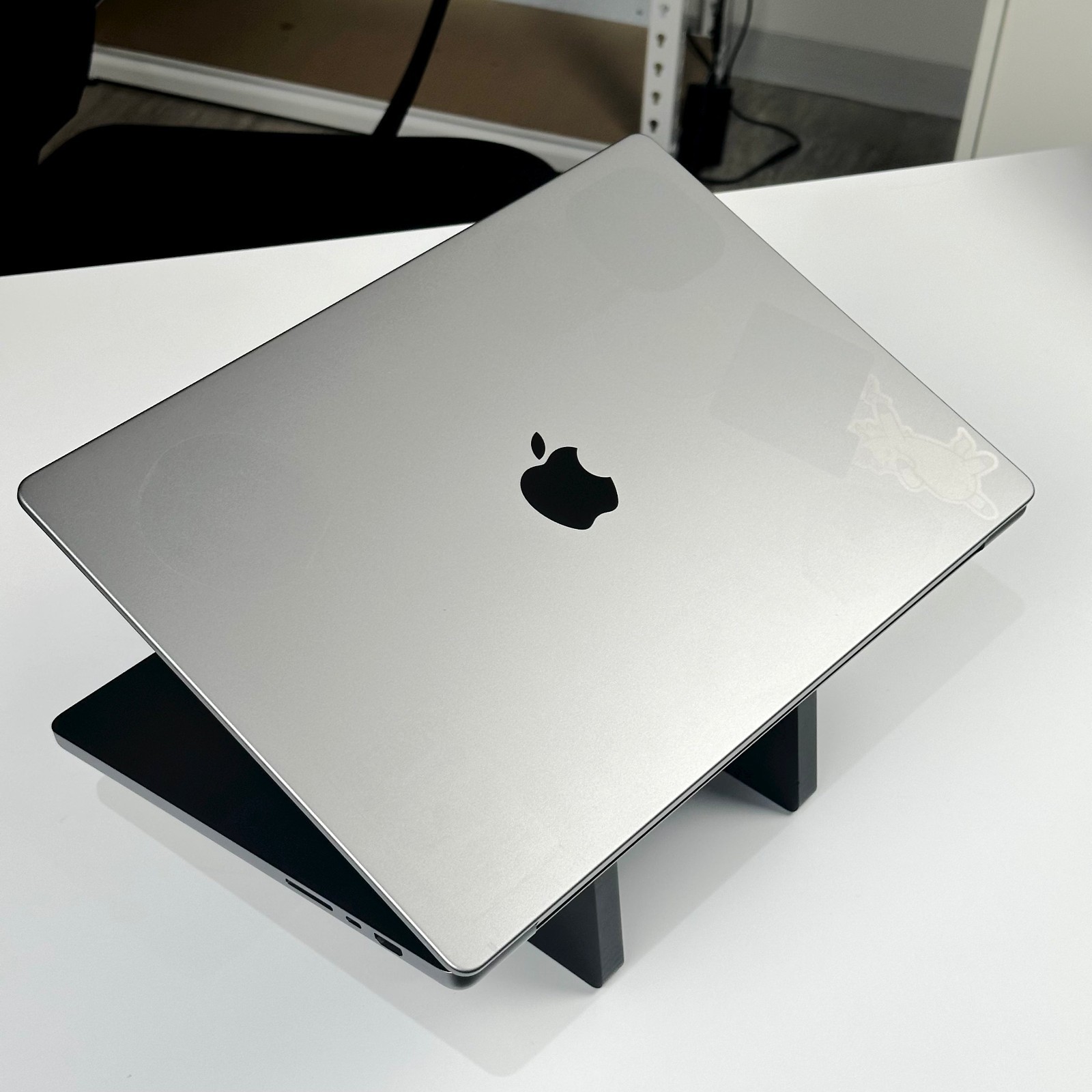 2021 16″ MacBook Pro M1 Pro – Tahoe 2025 10CPU 16GPU 512GB/16GB A2485+ WARRANTY