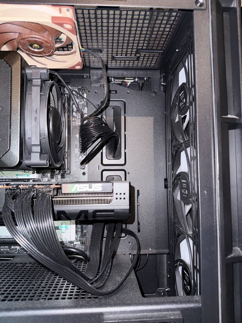 Ryzen 7 9800X3D Radeon 9070XT DDR5 32Gb Gaming PC