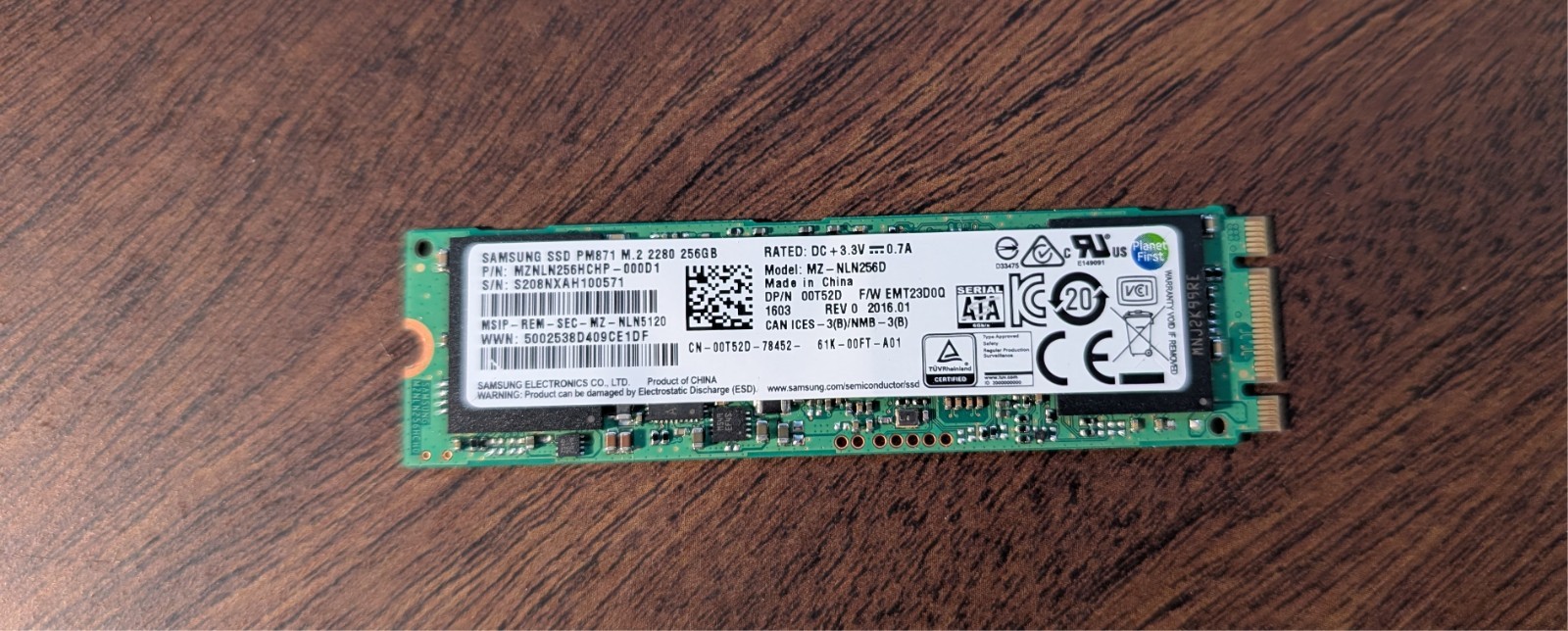 Samsung MZ-NLN256D PM871 256 GB M.2 80mm Solid State Drive