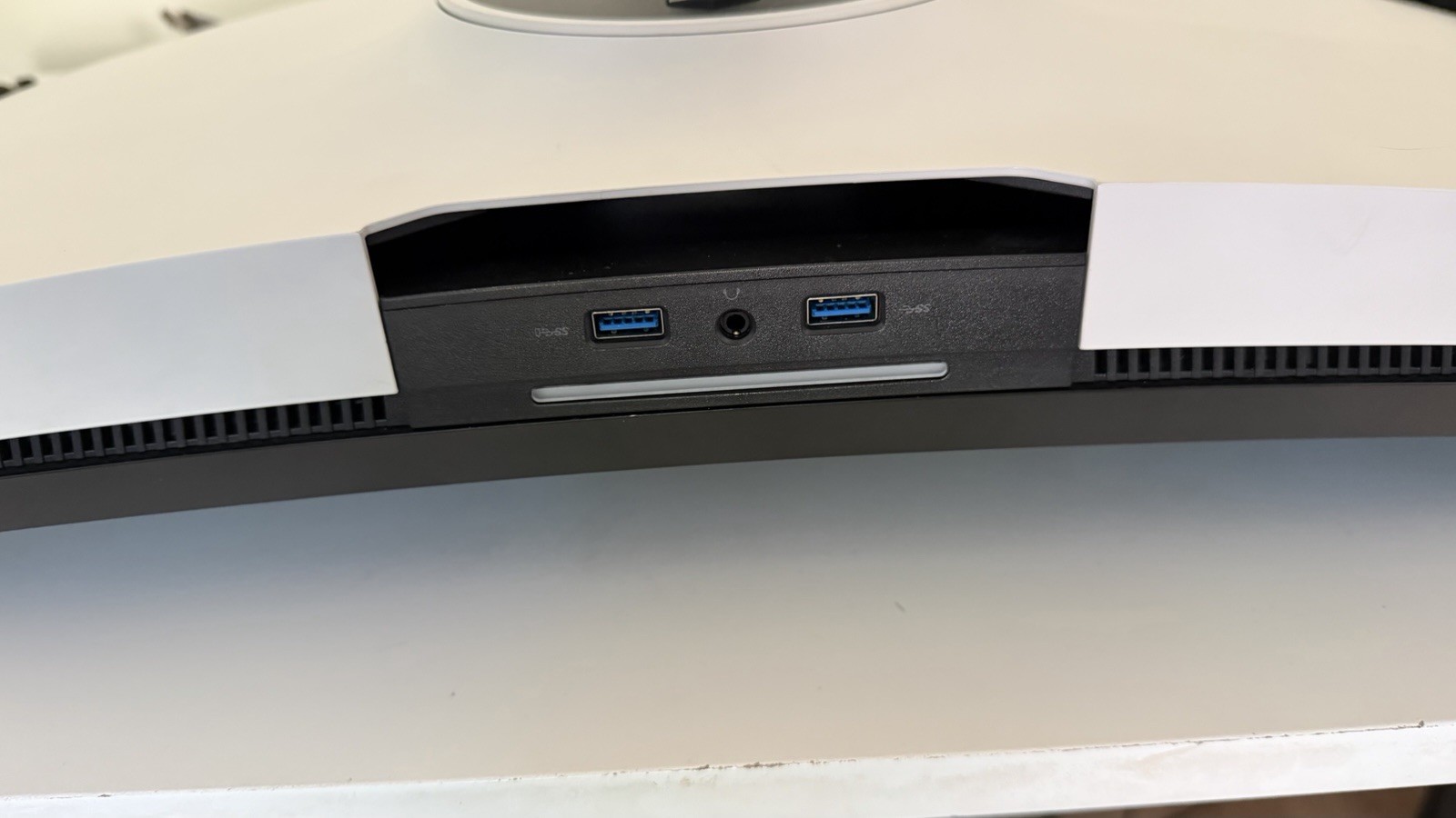 Alienware AW3420DW 34″ IPS Gaming Monitor 3440×1440 120HZ – USED