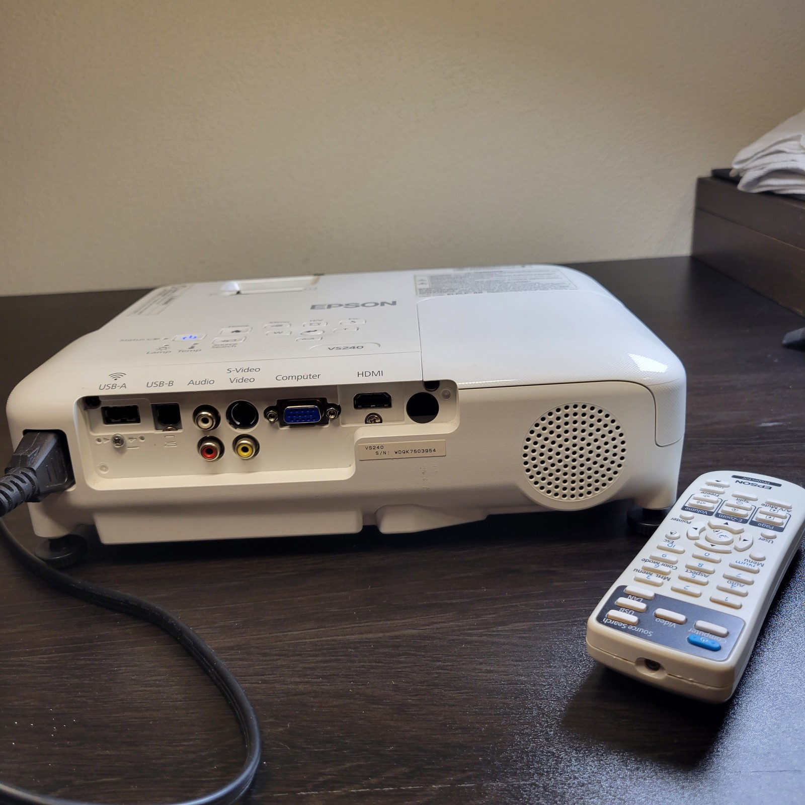 Epson VS240, HDMI Projector, 3000 Lumens 800×600 15000:1, Lamp Hours: 3442
