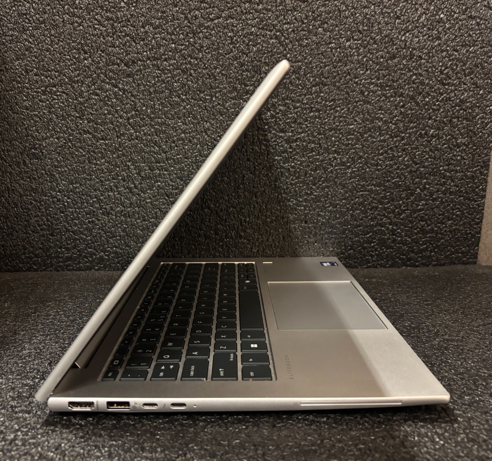 HP EliteBook 840 G11 14″ Intel ULTRA 7-155U | FOR PARTS | READ DESCRIPTION