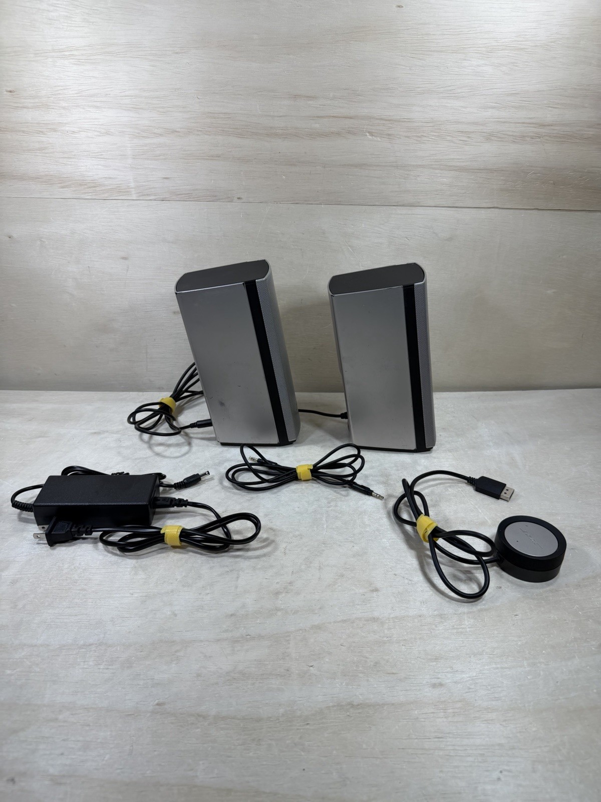 Bose Companion 20 Multimedia Computer Speaker System Silver, Wires, Pod – Tested