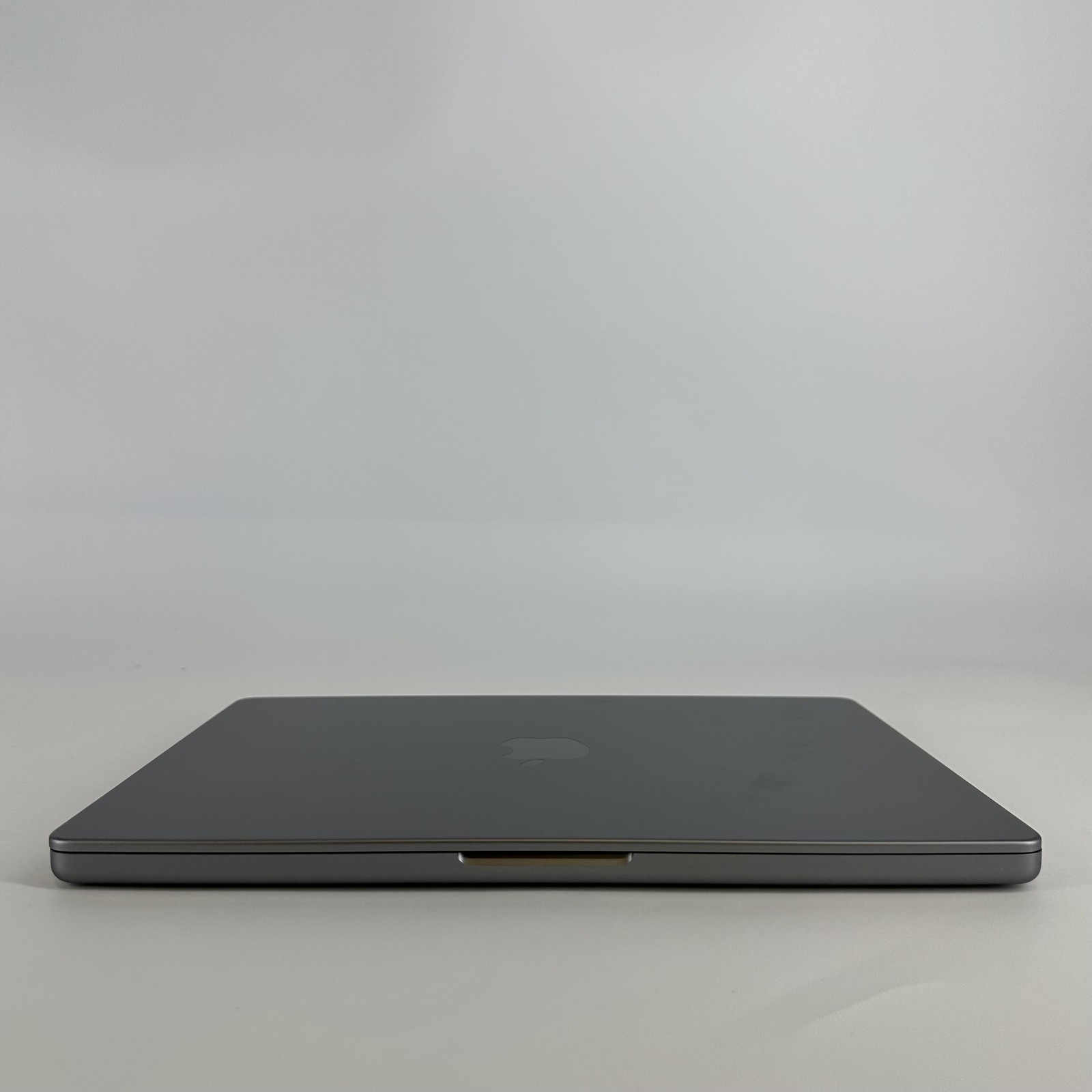 MacBook Pro 14 Space Gray 2021 M1 Max 10-Core CPU 32-Core GPU 32GB 1TB LCD Bleed