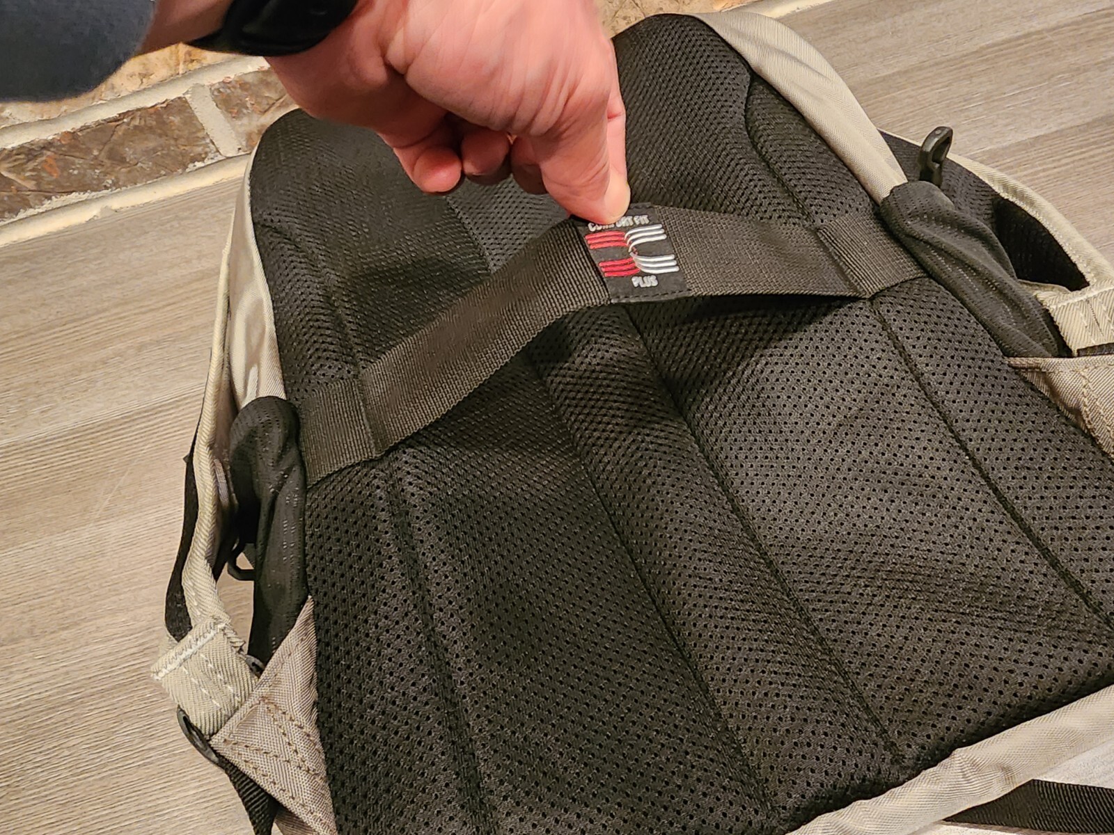 Swissgear 9940110 Backpack with Tablet pocket Fits up to 13” Laptop Pocket Olive