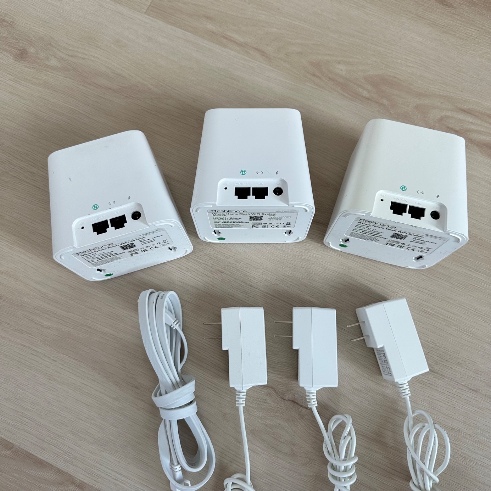 MeshForce M1 Whole Home Mesh AC1200 Dual Band WiFi System – Pack of 3