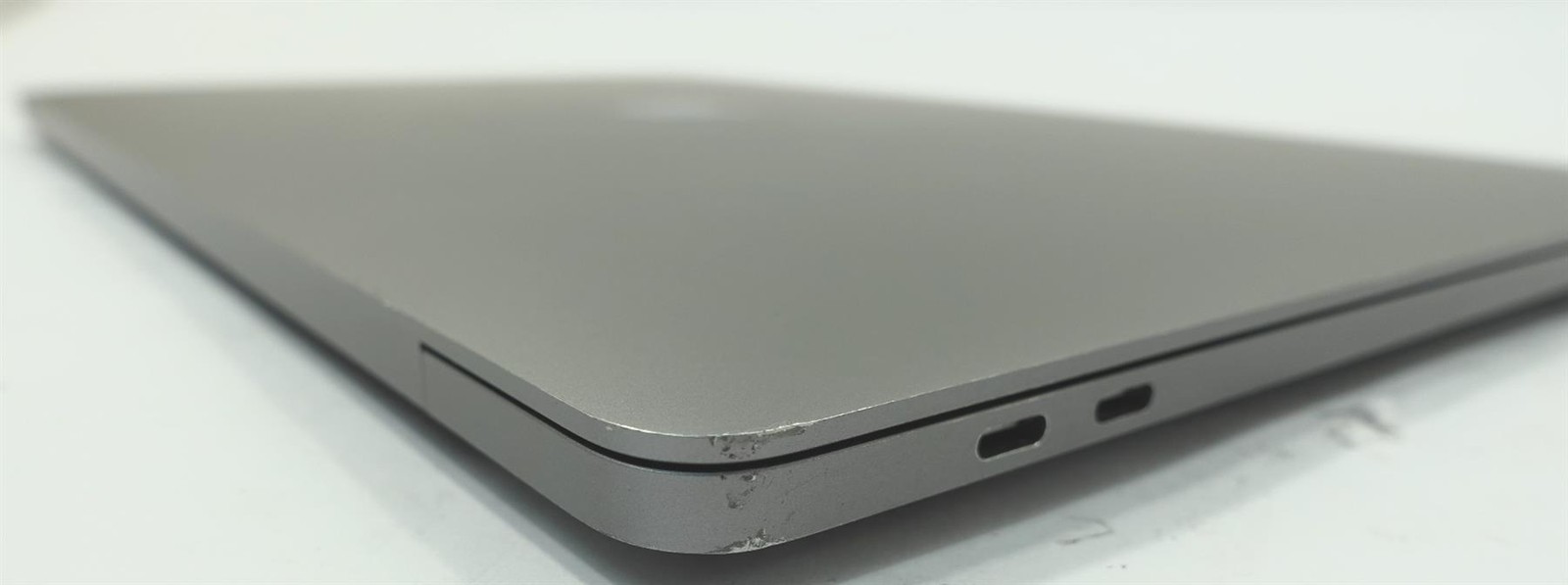 Apple MacBook Pro 2019 A2141 16″ Retina Core i9-9980HK 32GB 2TB SSD Laptop