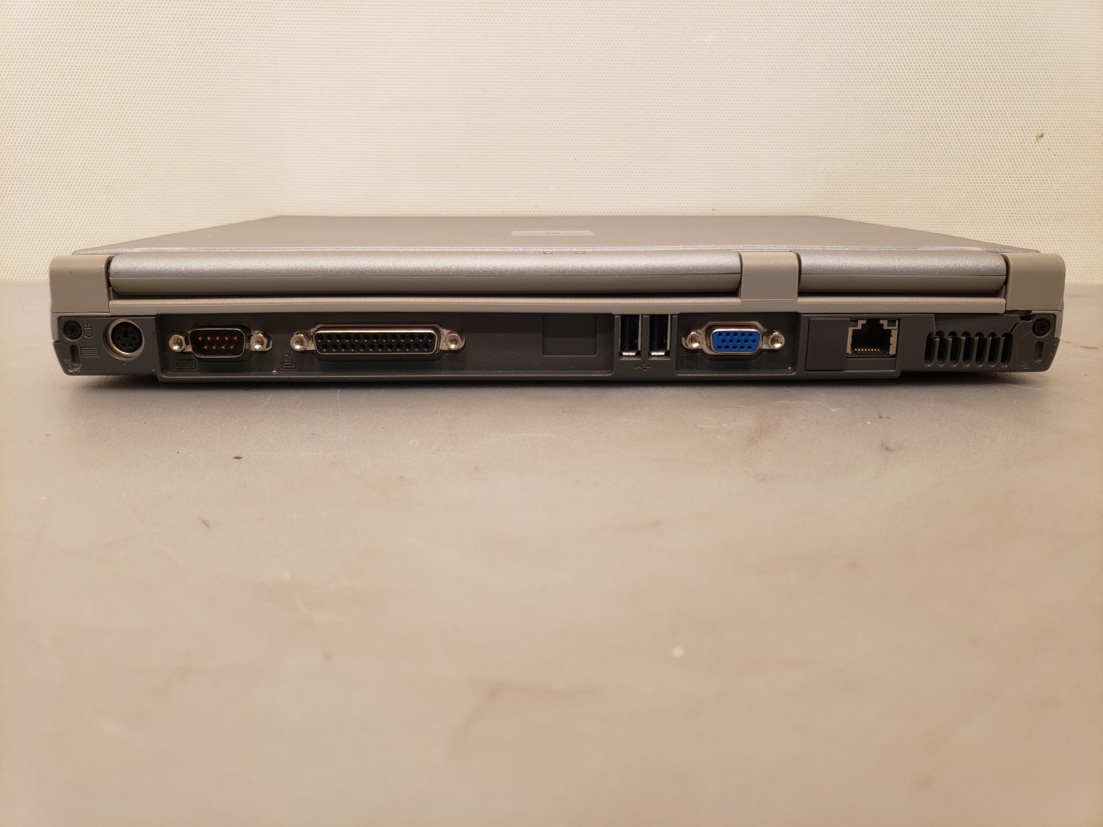 Vintage Rare Hitachi Flora 270GX 12.1″ Laptop Celeron 550MHz 64MB 10GB Win98