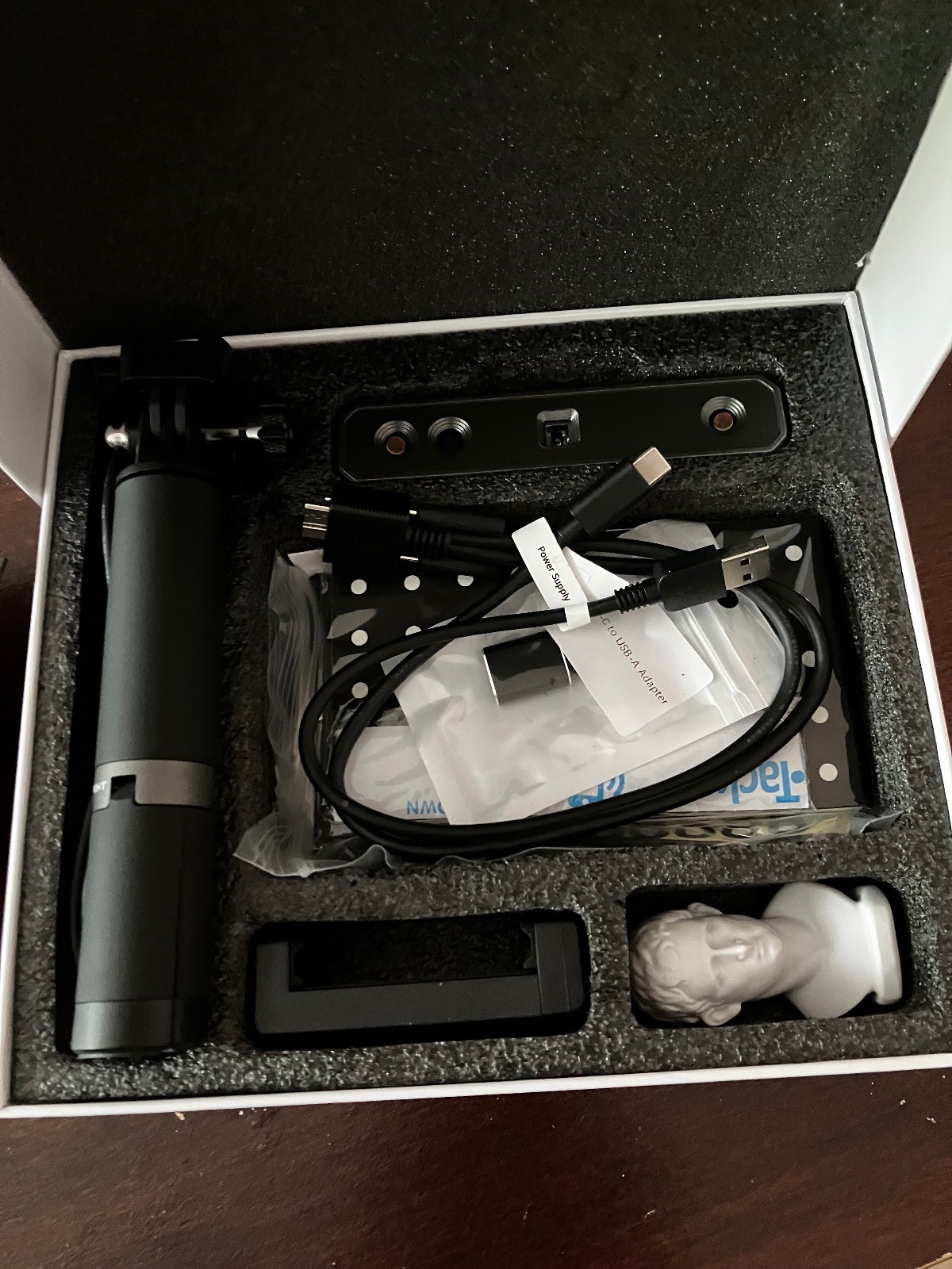 Revopoint MINI Handheld 3D Scanner with Turntable – Open Box