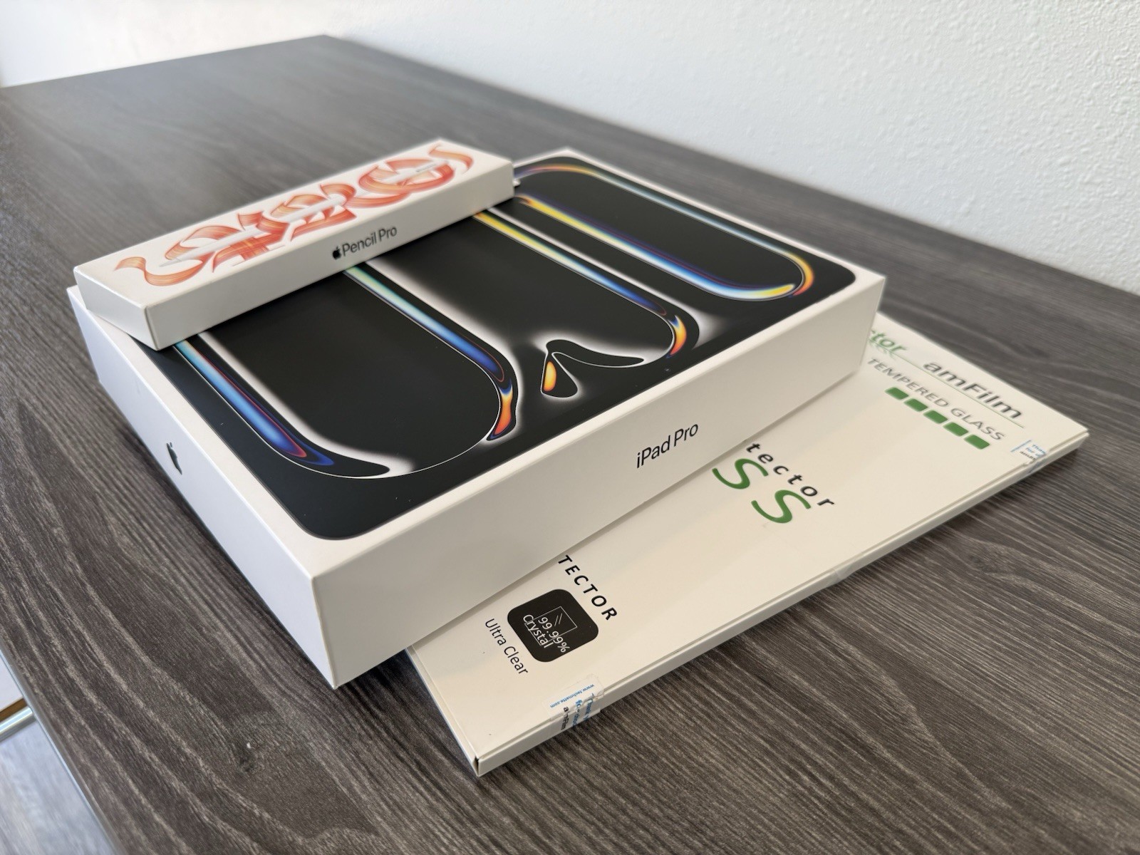 Apple iPad Pro 13-inch 256GB Wi-Fi Bundle, Apple Pencil Pro & Smart Folio Case