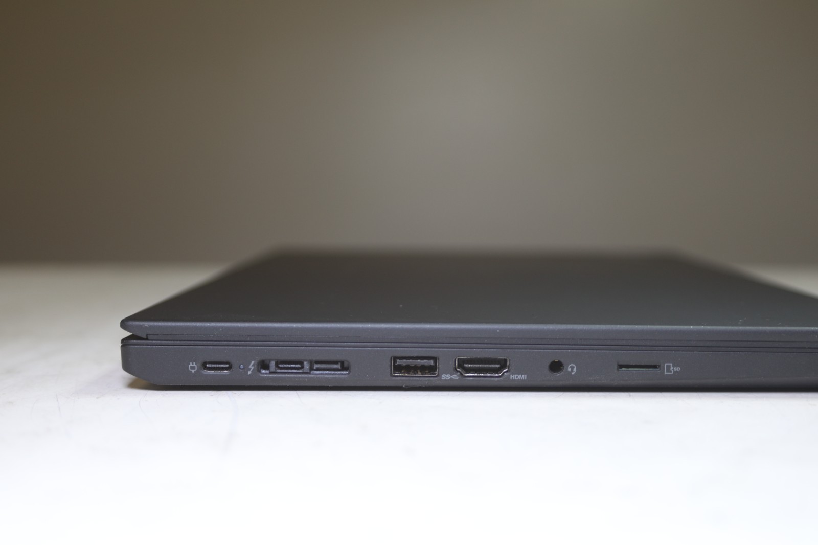 ThinkPad T490 Intel(R) Core(TM) i7-8565U CPU @ 1.80GHz-16GB RAM-512GB NVMe-NO OS