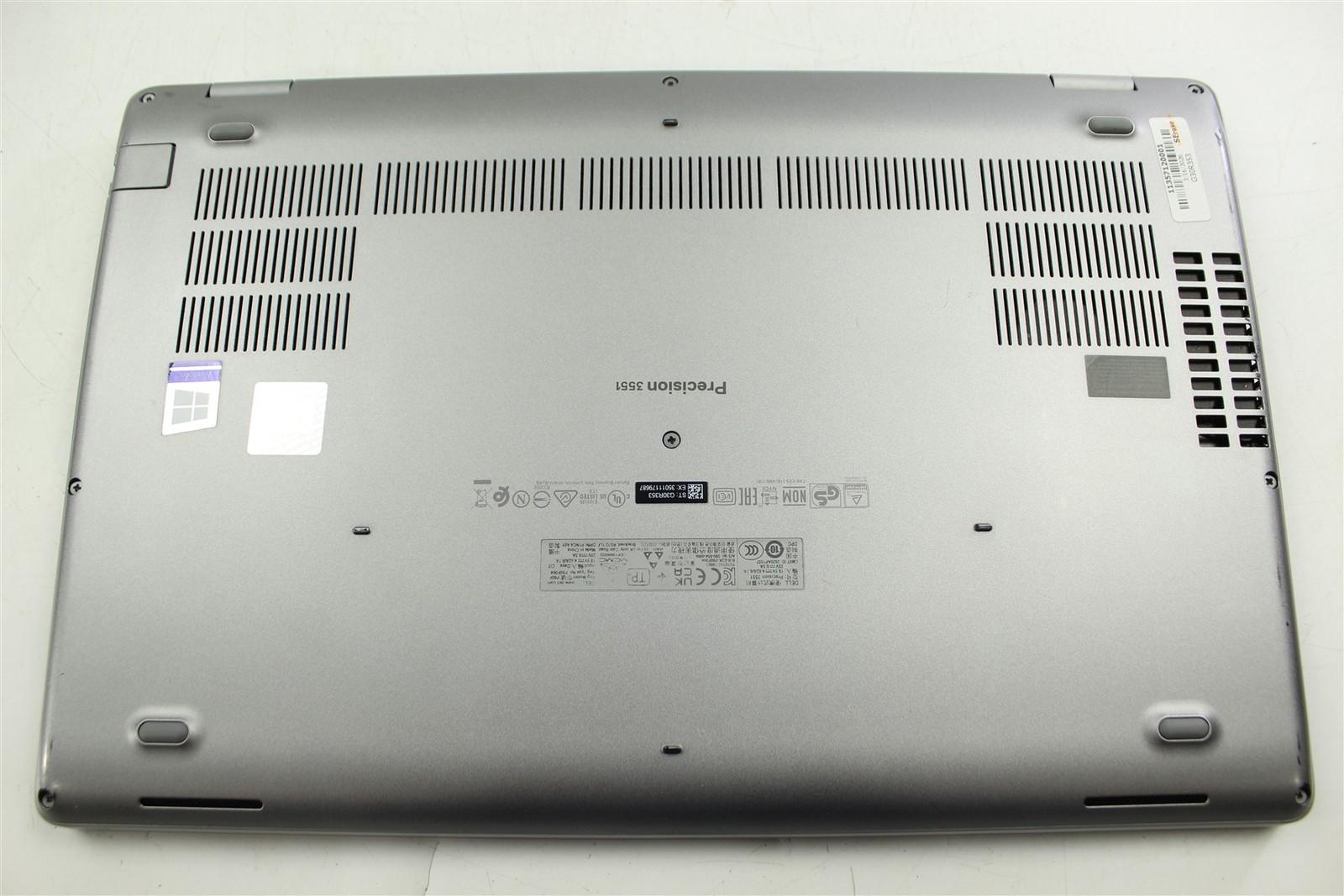 Dell Precision 3551 15.6″ FHD i9-10885H 2.4GHz 512GB SSD 32GB RAM W11H P620