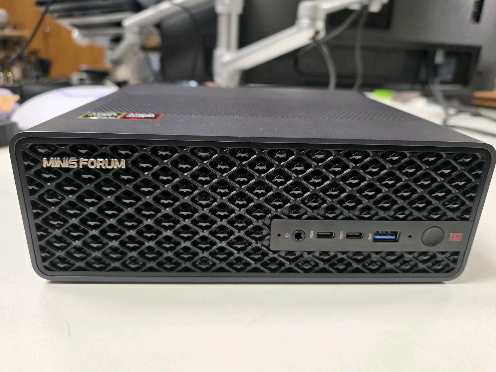 MINISFORUM MS-S1 Max PC AMD Ryzen AI Max+ 395, AMD Radeon 128gb 2TB SSD