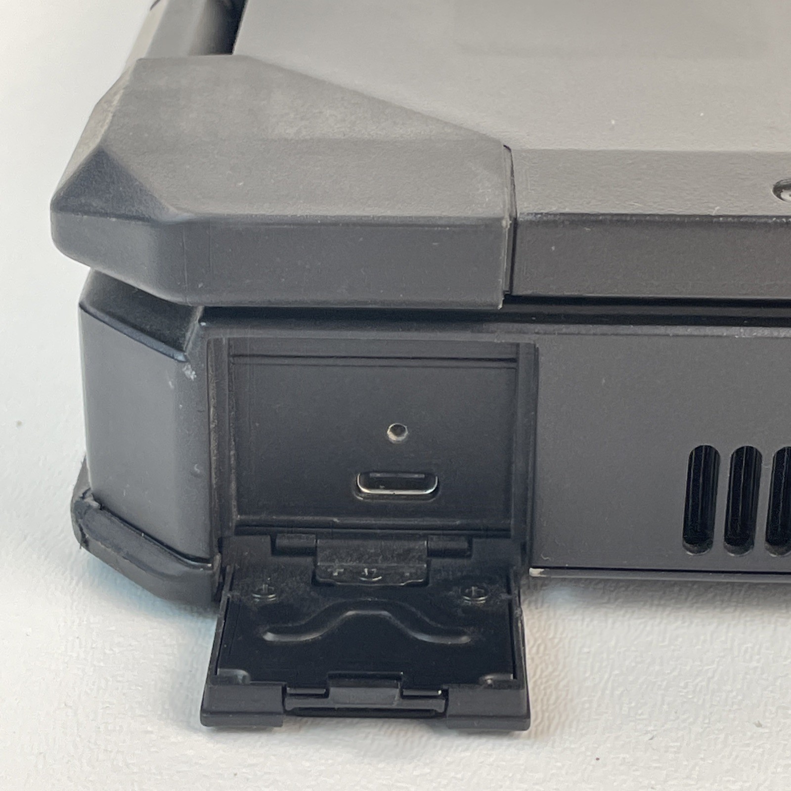 Dell Latitude 5424 Rugged 14″ i5-8350U 16GB RAM 256GB SSD Touch Win11 w/ Charger