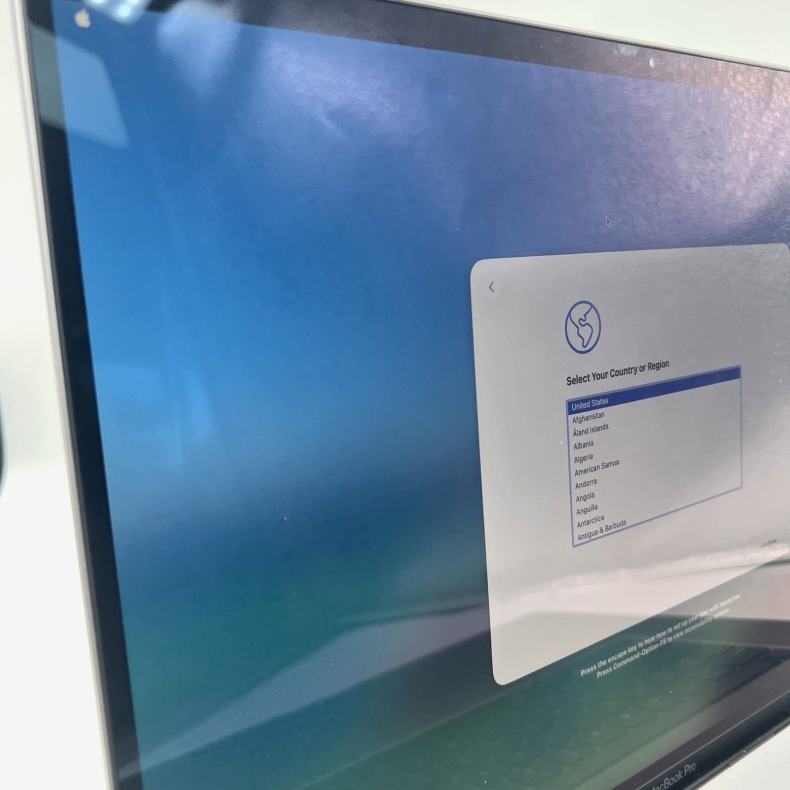 Apple Macbook Pro 16″ 2019 A2141 I7 9750H 2.6GHz 16GB RAM 512GB SSD Tahoe
