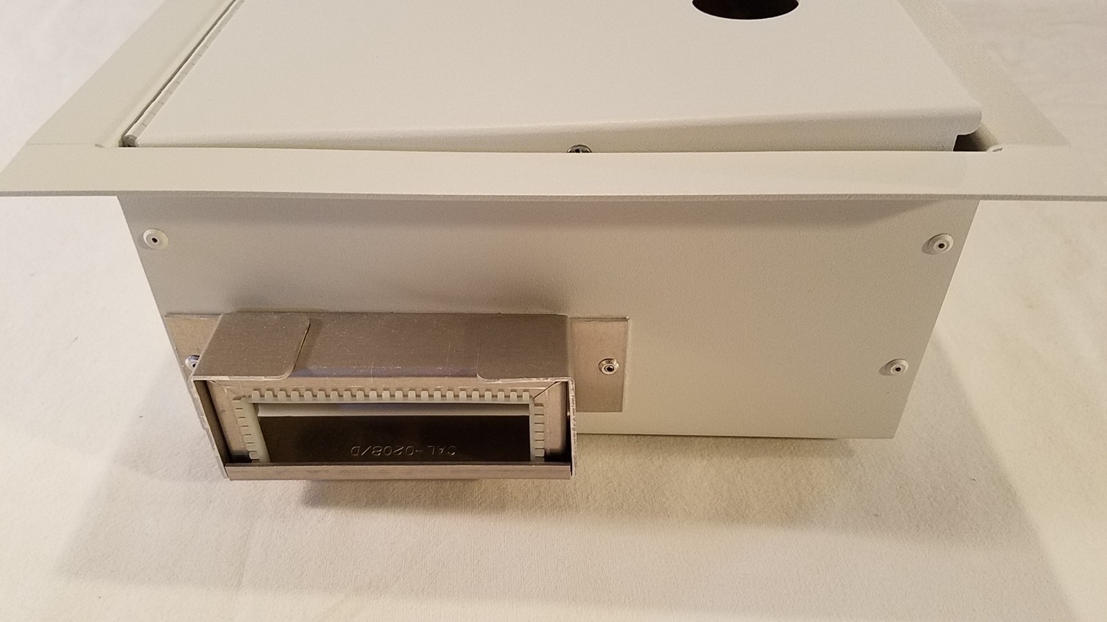 WA064-CAP Ceiling Access Point Enclosure with Antenna Chatsworth – Plenum Rated