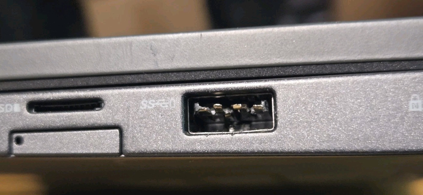 *Computrace* Dell Latitude 7400 I5-8365U 8GB *No SSD* Charger READ