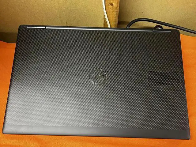 Dell Precision 7740 15.6 in FHD i7-9850H 16GB RAM 512GB SSD W10 Pro