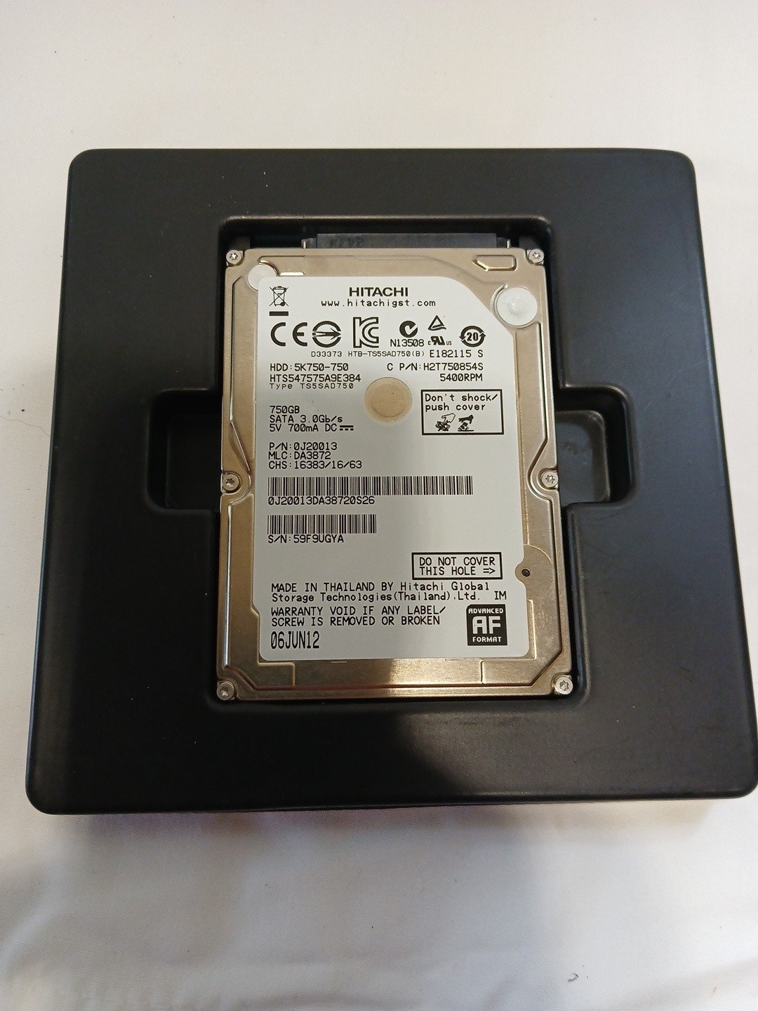 HTS547575A9E384 Hitachi 5K750-750 750GB 2.5″ SATA Hard Drive New Open Box