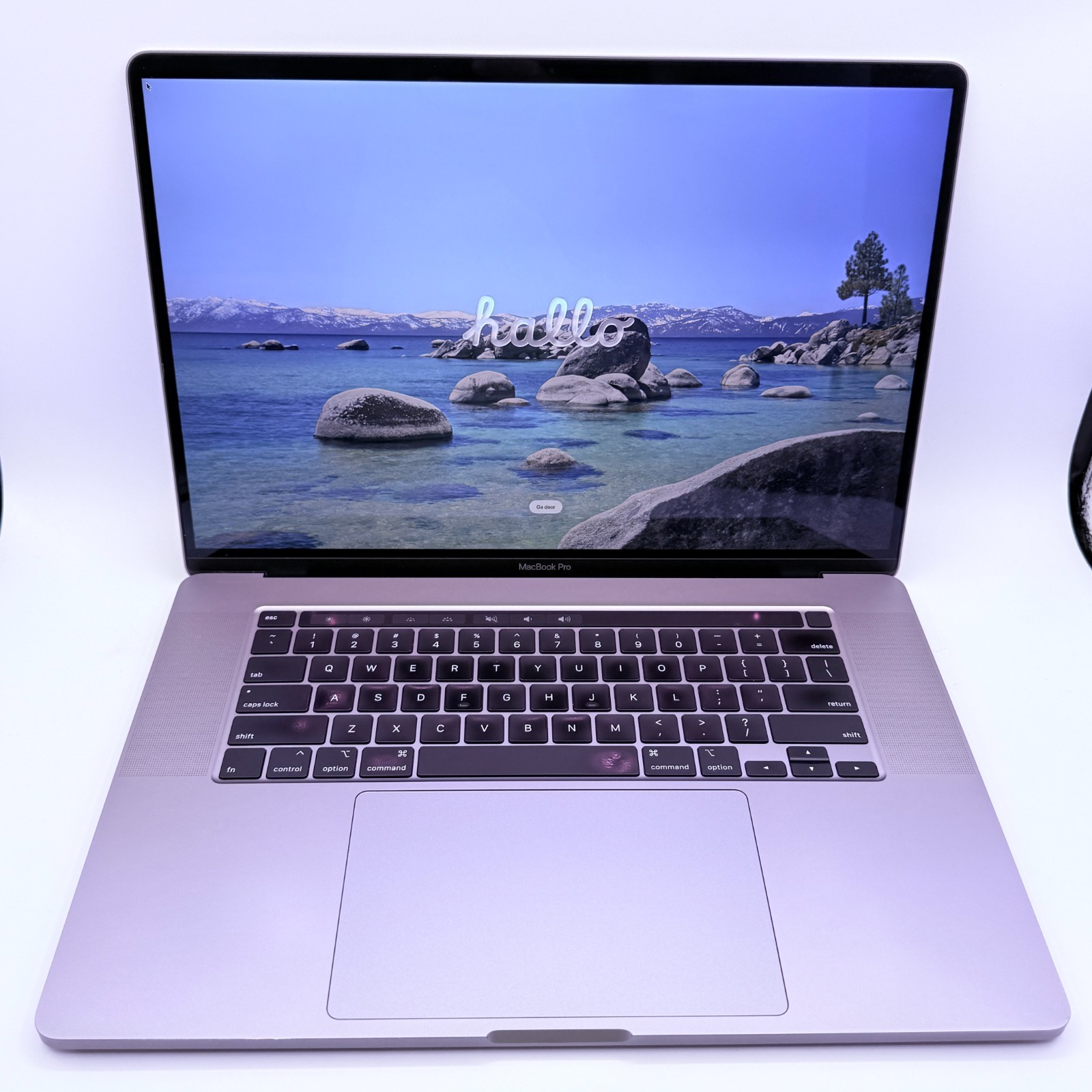 Apple MacBook Pro 16″ 2019 A2141 i7-9750H 2.60GHz 16GB RAM 500GB SSD AMD 5500M