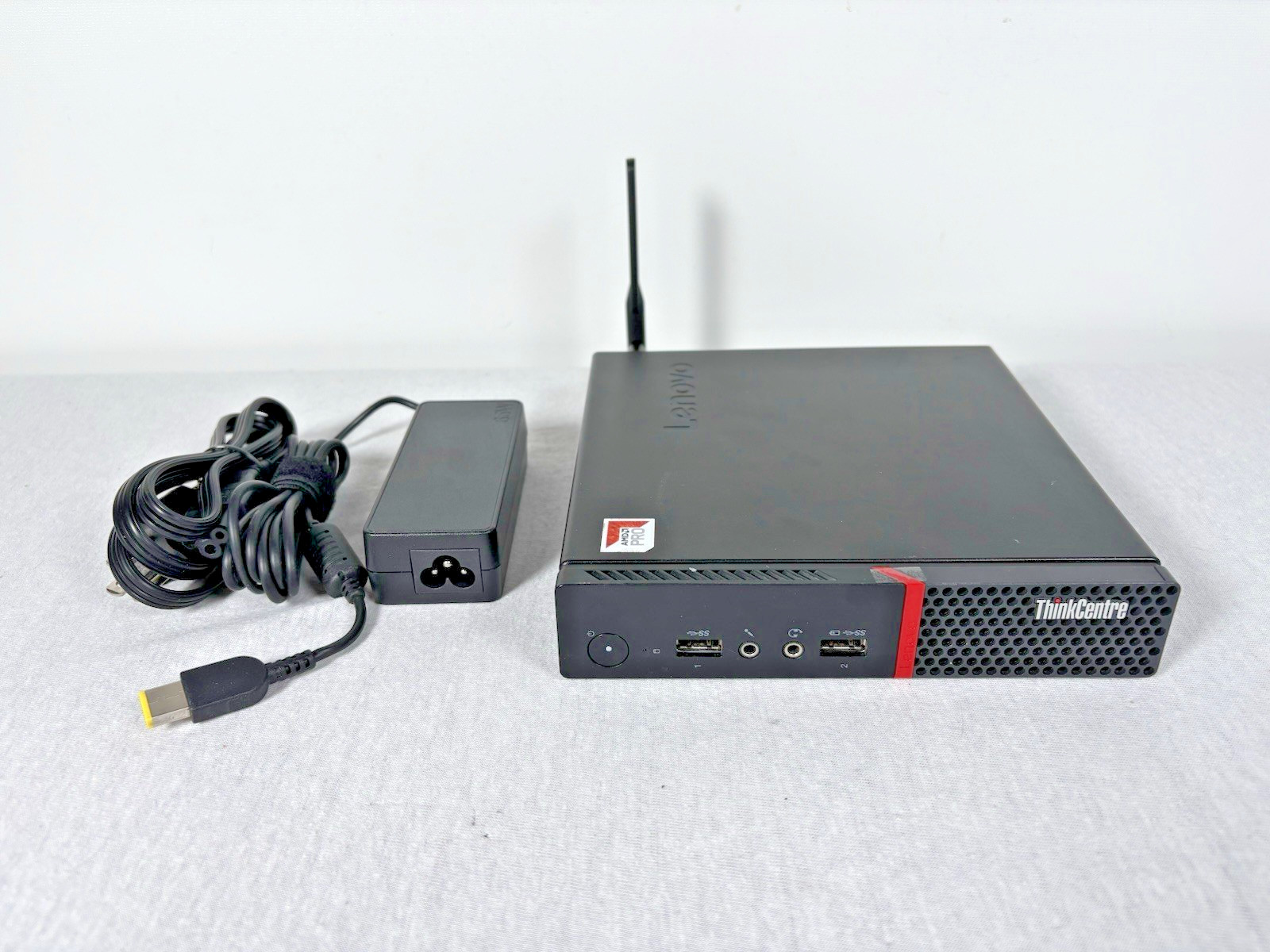 Lenovo ThinkCentre M715q Tiny PC AMD A6-8750E@3.0GHz 8GB RAM 128GB SSD W10 Pro