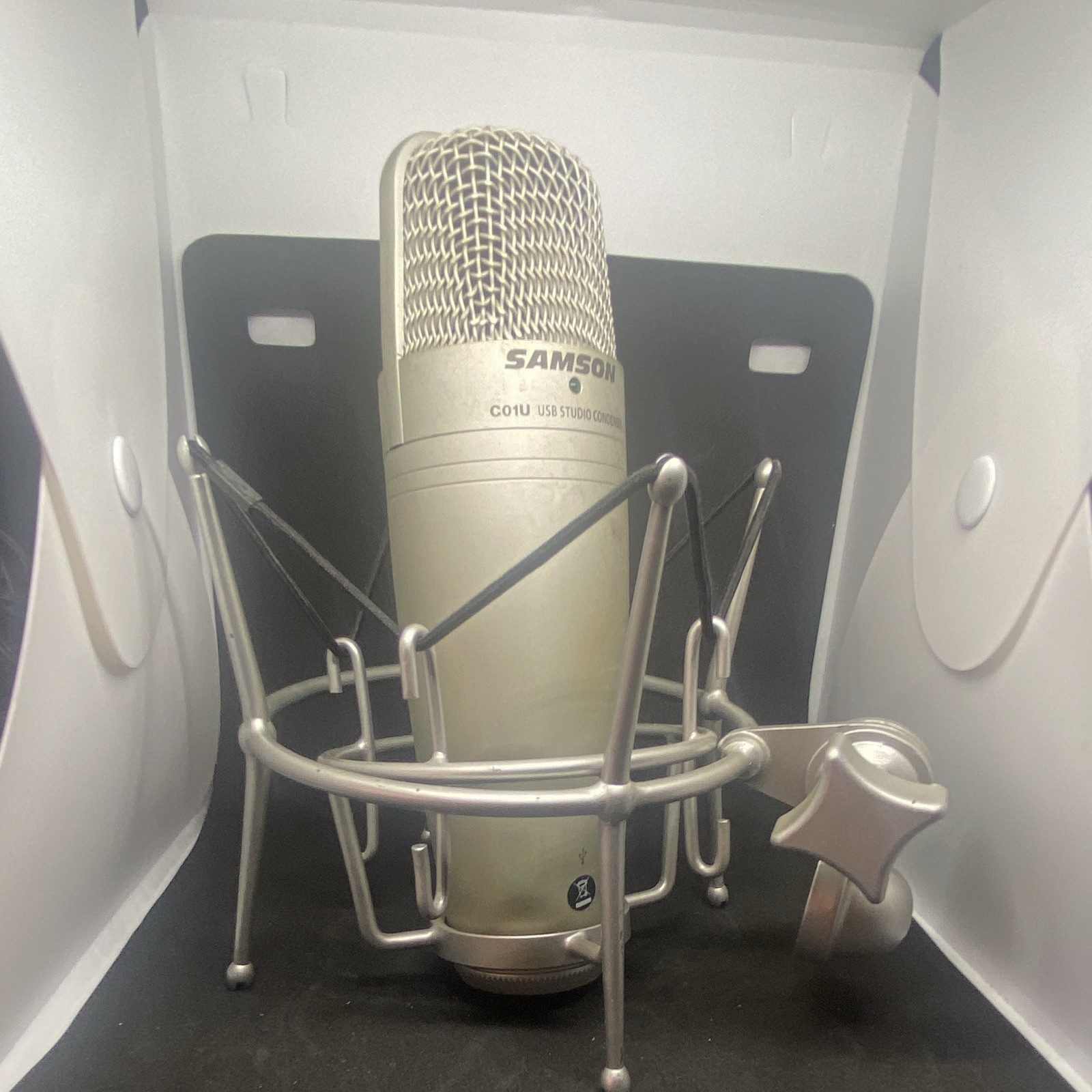 Samson C01U USB Cardioid Studio Condenser Microphone, Silver w/ Shock Mount