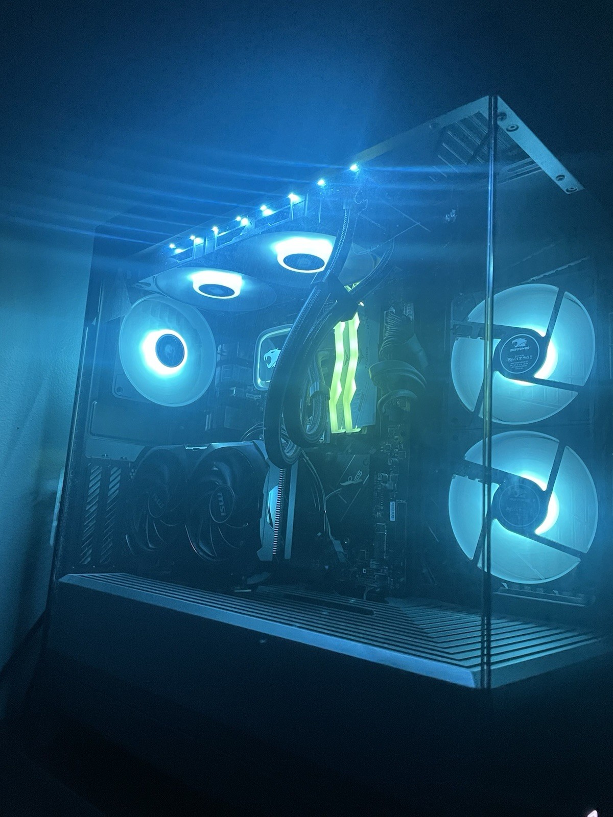 Black Prebuilt Pc: 13th Gen Intel(R) Core(TM) i7-13700F 32GB RTX 4060 Ti NVIDIA