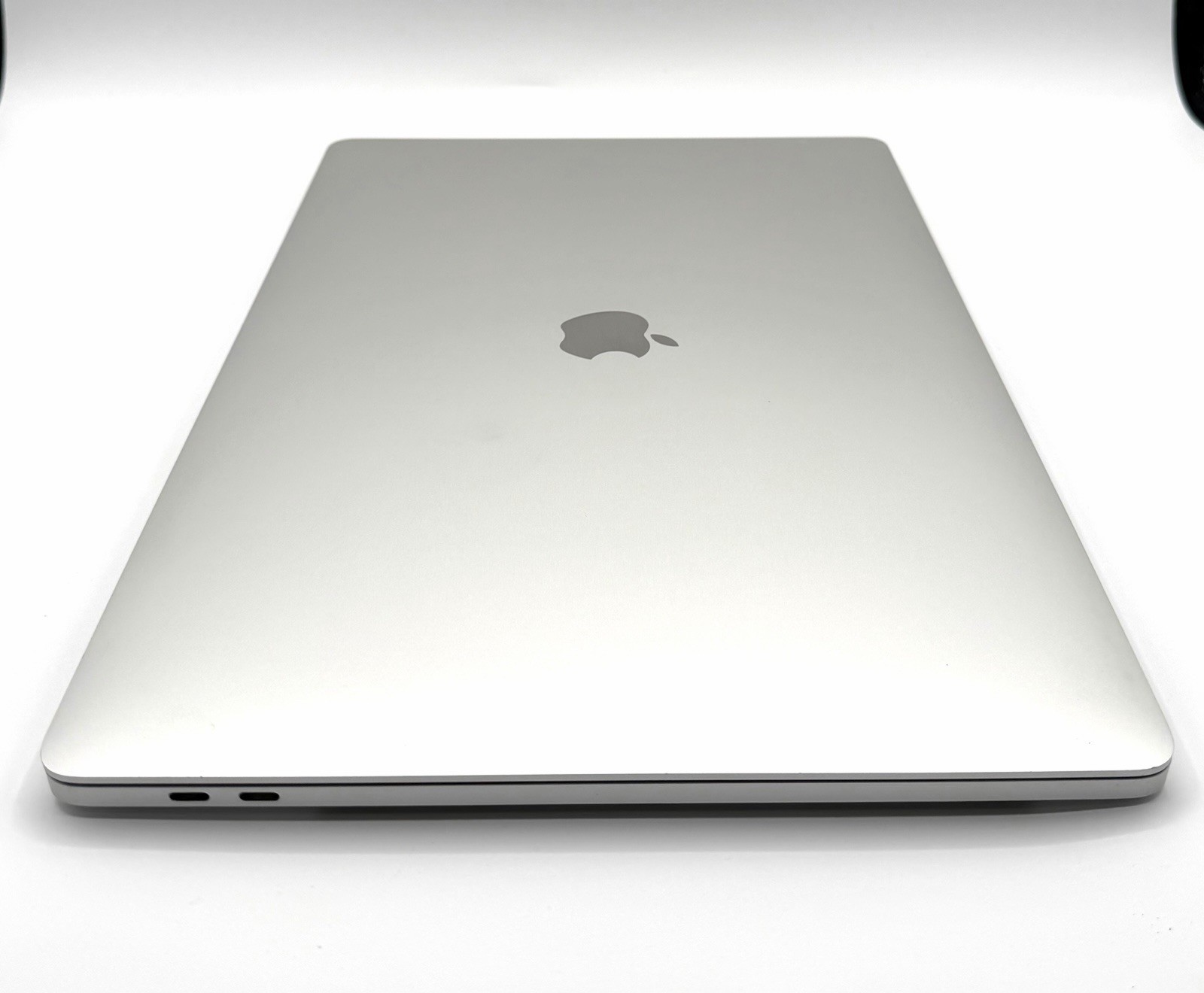 Apple MacBook Pro 16” A2141 i9-9980HK 2.40 GHz 32GB 512GB SSD Radeon pro 5500M