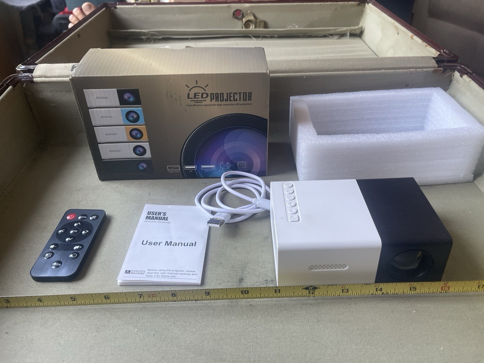 Portable Multi-Media HD Mini LED Projector Model YG300 w Remote