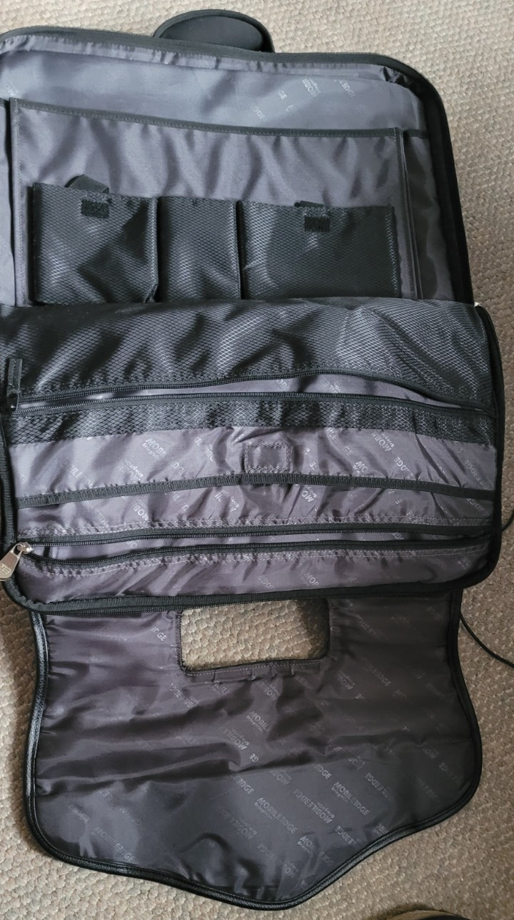 Mobile Edge Briefcase Soft Side Laptop Pocket Magnetic Closure Zippers Work
