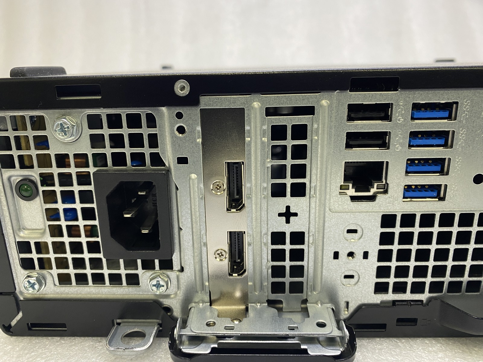 Dell OptiPlex 5090 Core i5-10600 3.3GHz NO RAM NO HDD AMD NO OS Fair